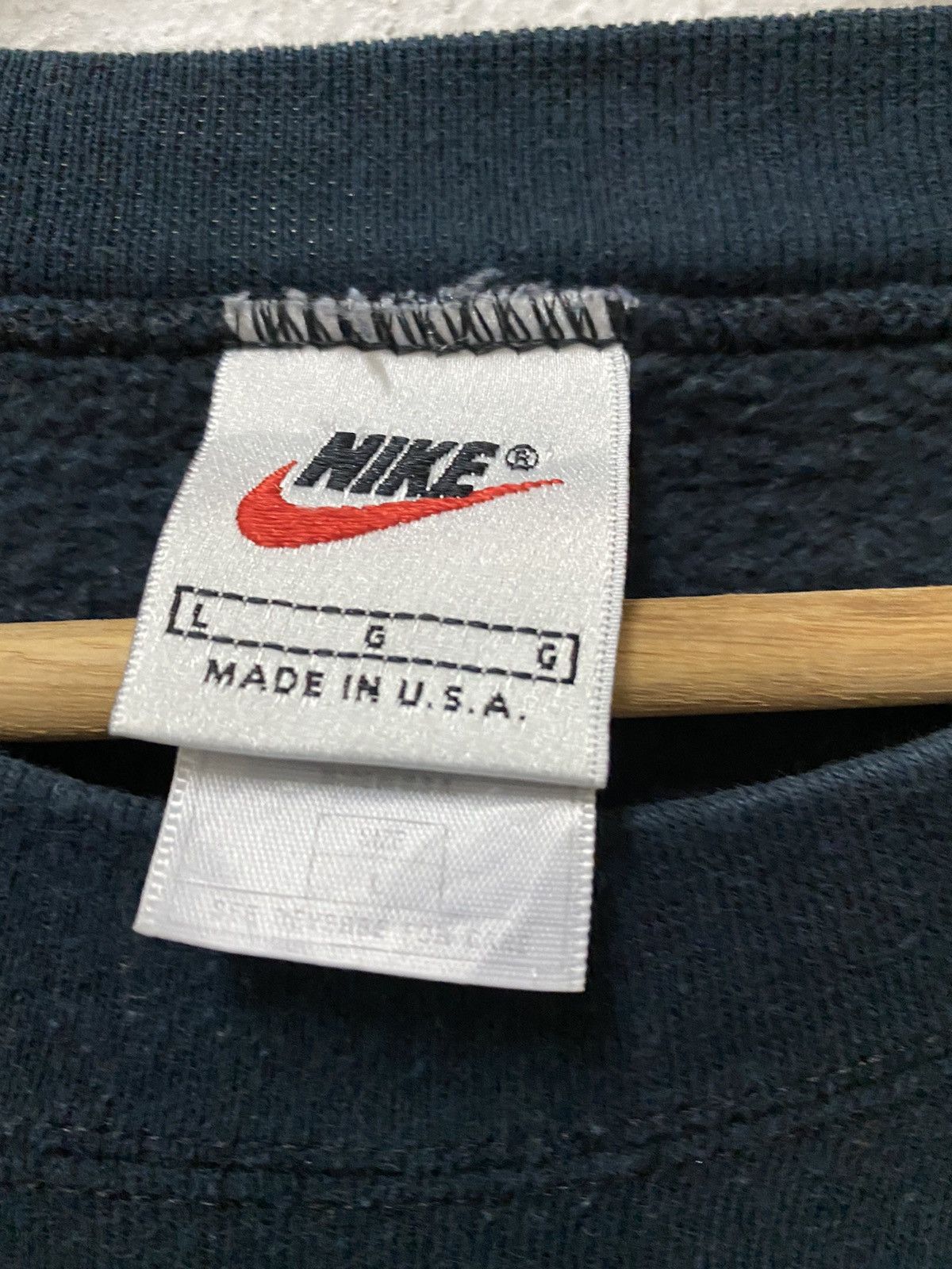 Nike VINTAGE NIKE BIG SWOOSH LOGO SWEATSHIRT Size US L / EU 52-54 / 3 - 10 Thumbnail