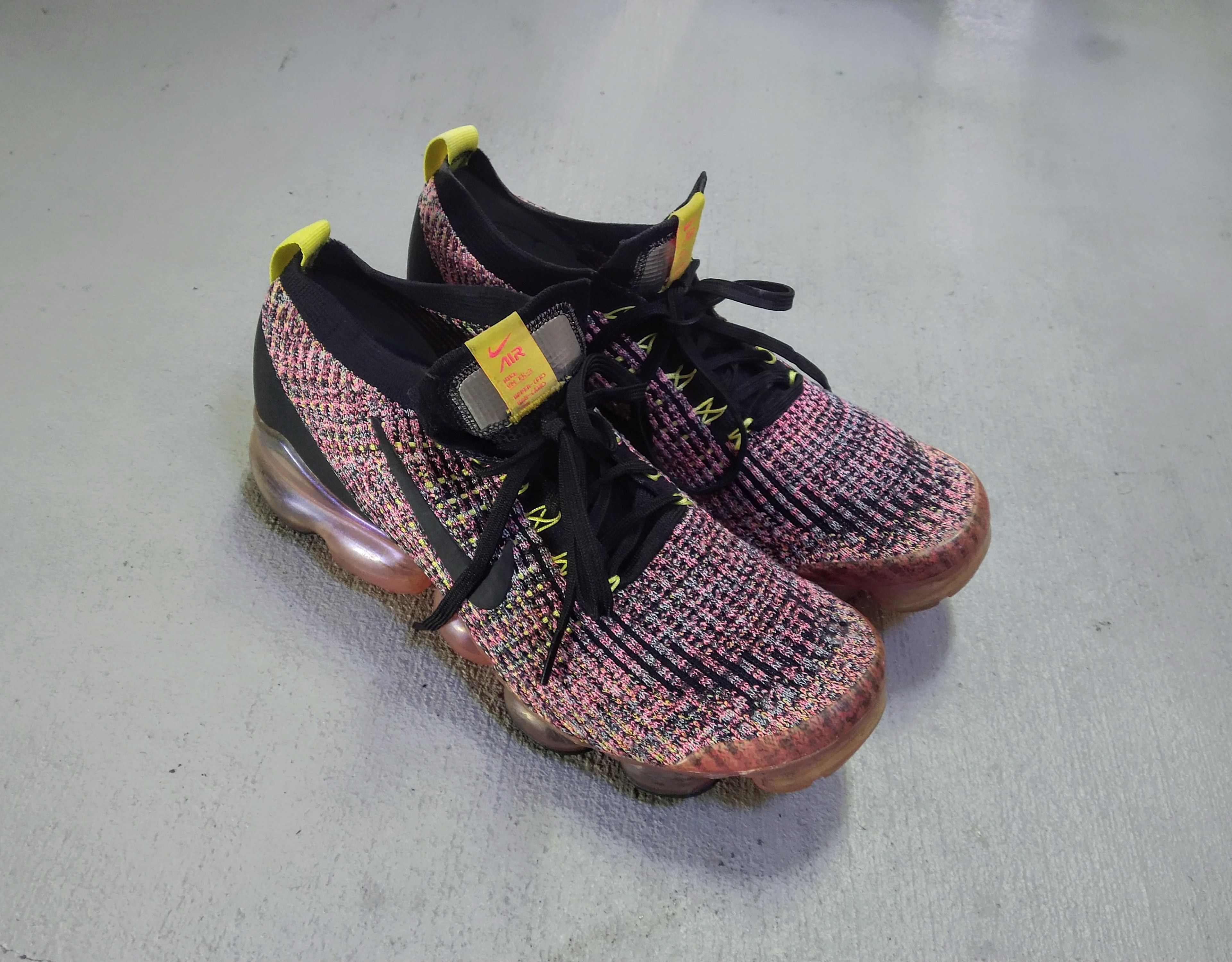 Nike Nike VaporMax Flyknit 3 Pink Black 8.5 AJ6910-006 Size US 8.5 / EU 41-42 - 3 Thumbnail