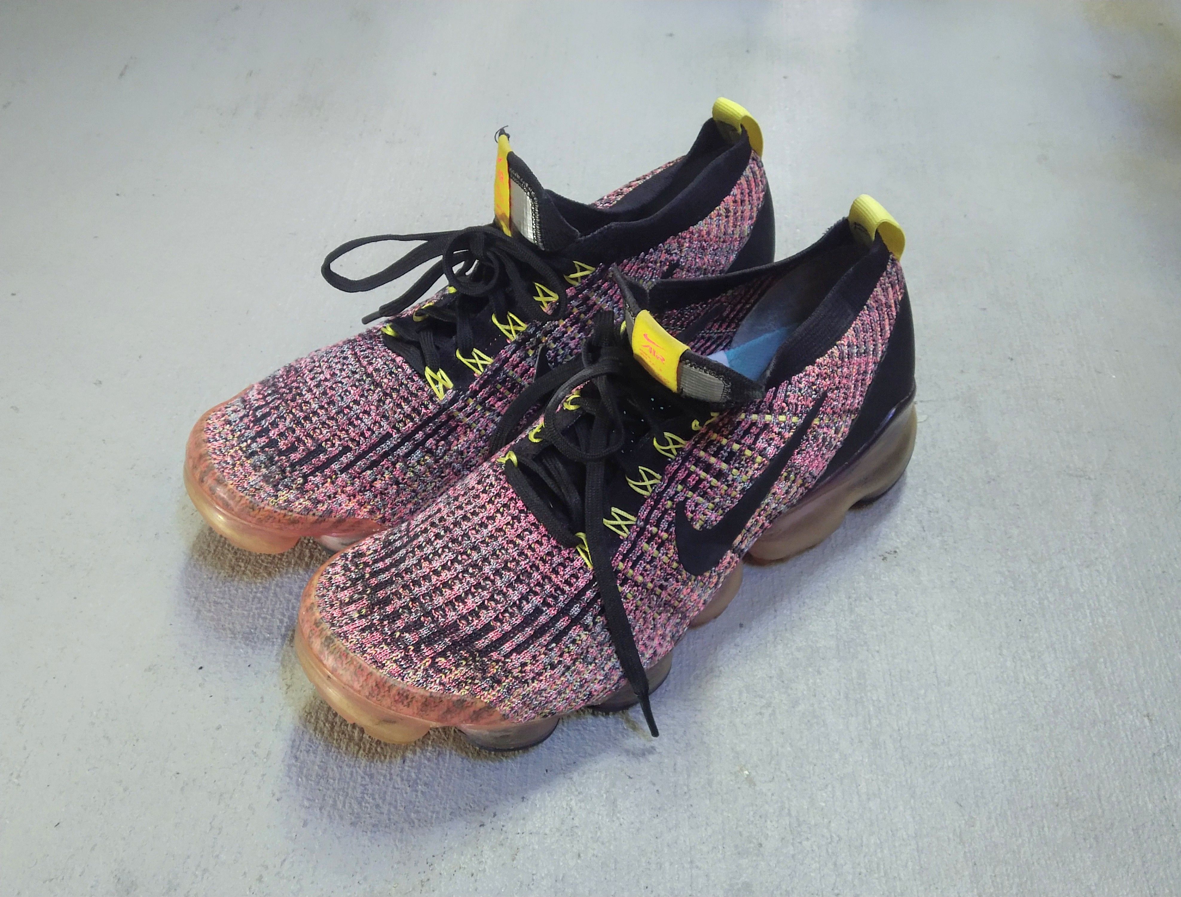 Nike Nike VaporMax Flyknit 3 Pink Black 8.5 AJ6910-006 Size US 8.5 / EU 41-42 - 1 Thumbnail