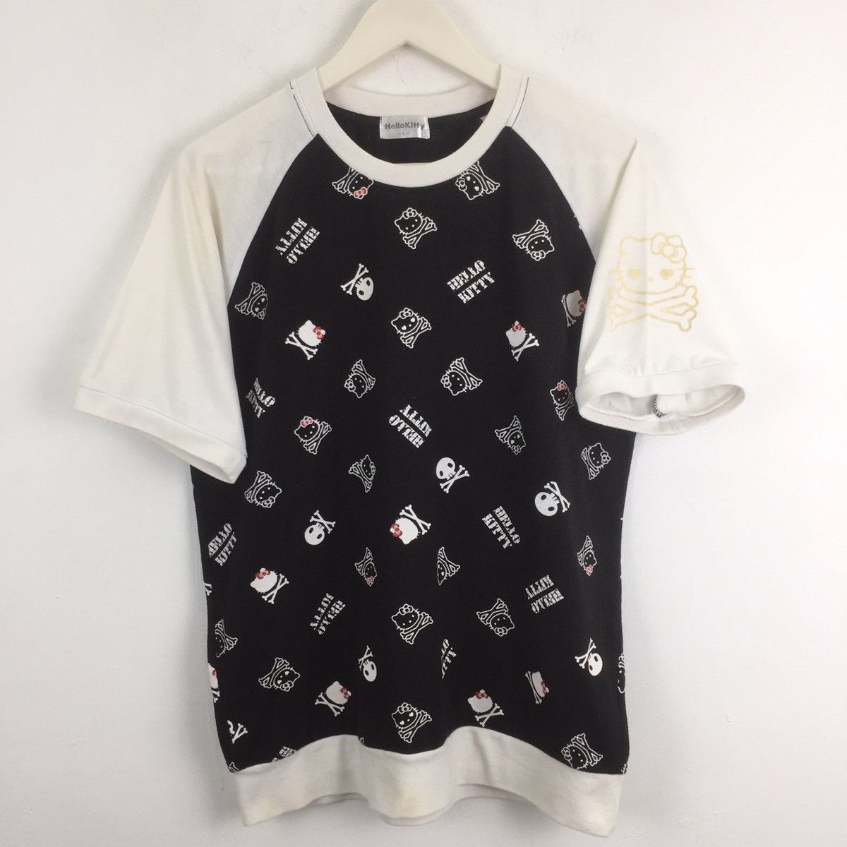 Cartoon Network Hello kitty full print pirate tshirt nice design Size M / US 6-8 / IT 42-44 - 1 Thumbnail