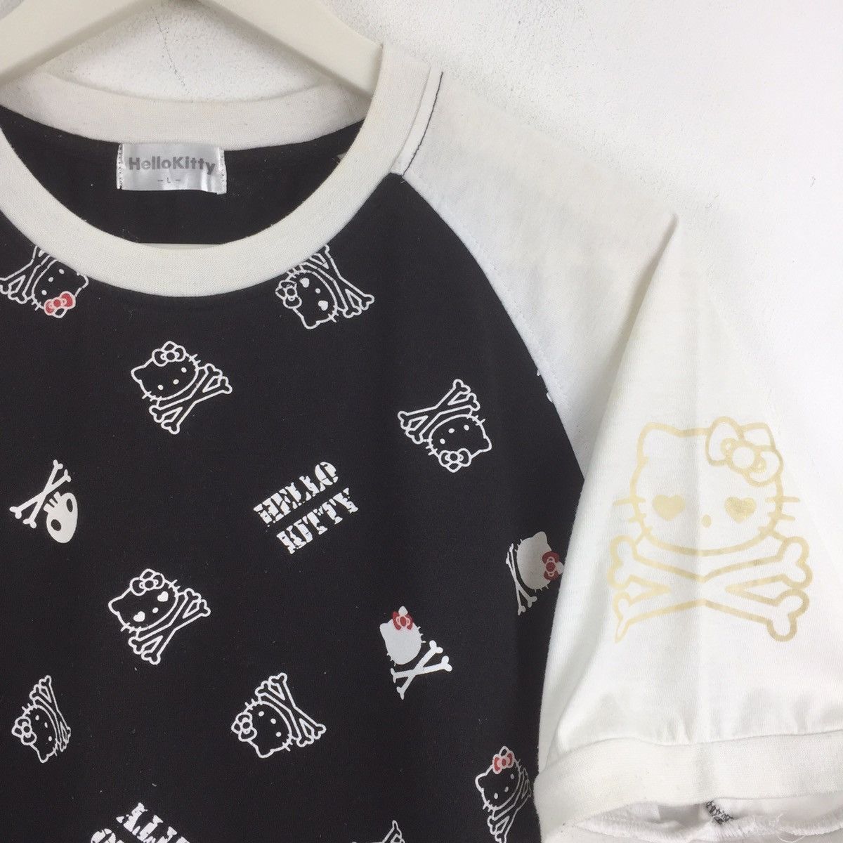 Cartoon Network Hello kitty full print pirate tshirt nice design Size M / US 6-8 / IT 42-44 - 3 Thumbnail