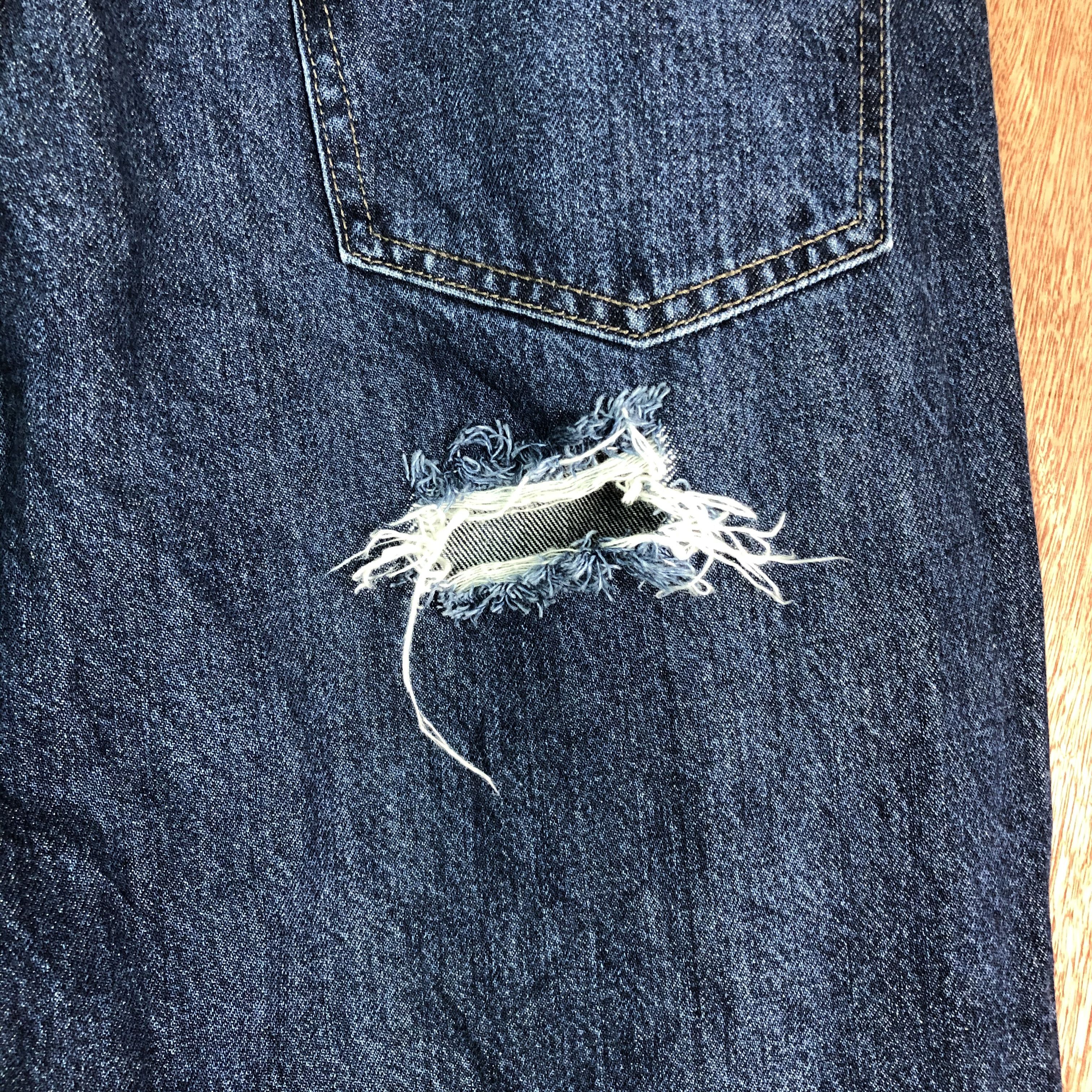 Uniqlo DLL Uniqlo japan Distressed Blue Denim Pants #c084 Size US 33 - 11 Thumbnail