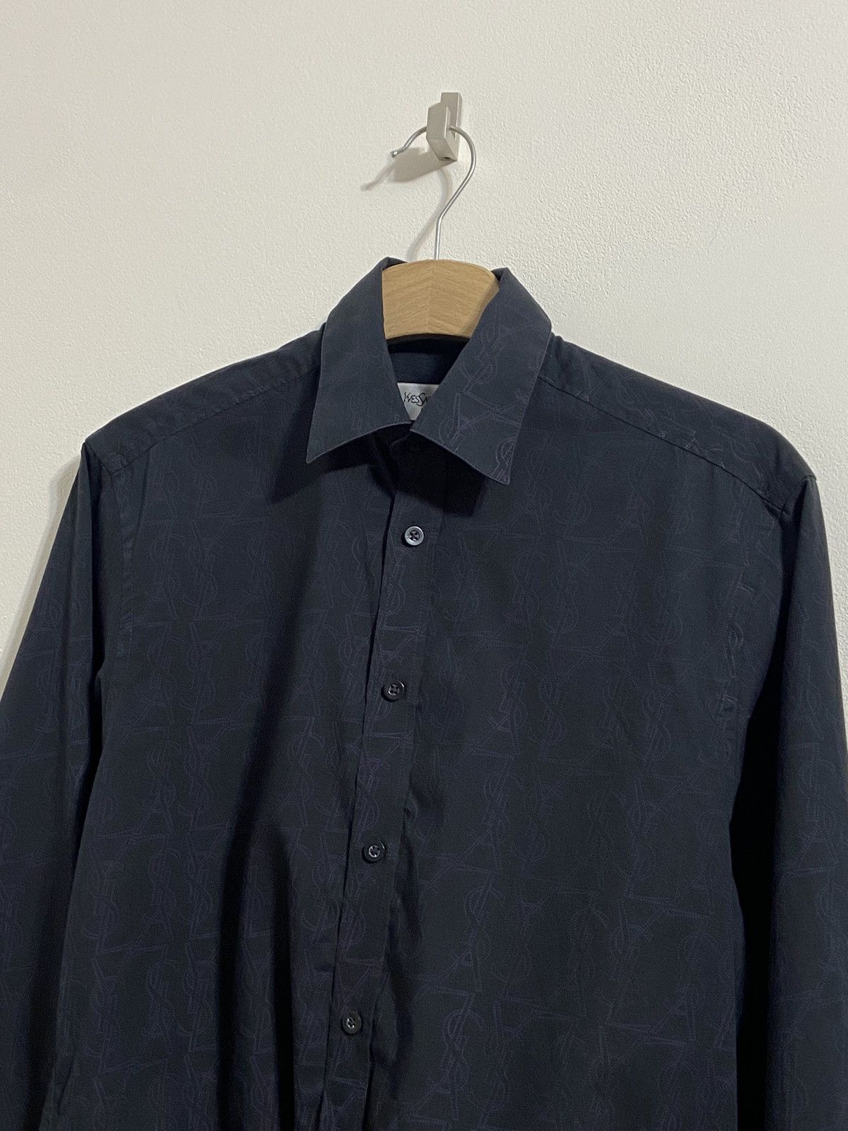 Yves Saint Laurent Yves Saint Laurent Button Up Shirt Monogram Size US S / EU 44-46 / 1 - 15 Thumbnail
