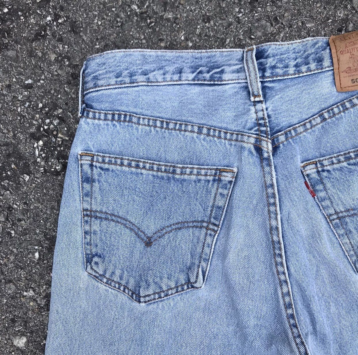 Levi's Vintage 90s Levis 501 Grunge Denim Jeans Lightwash Cobain Size US 32 / EU 48 - 11 Thumbnail