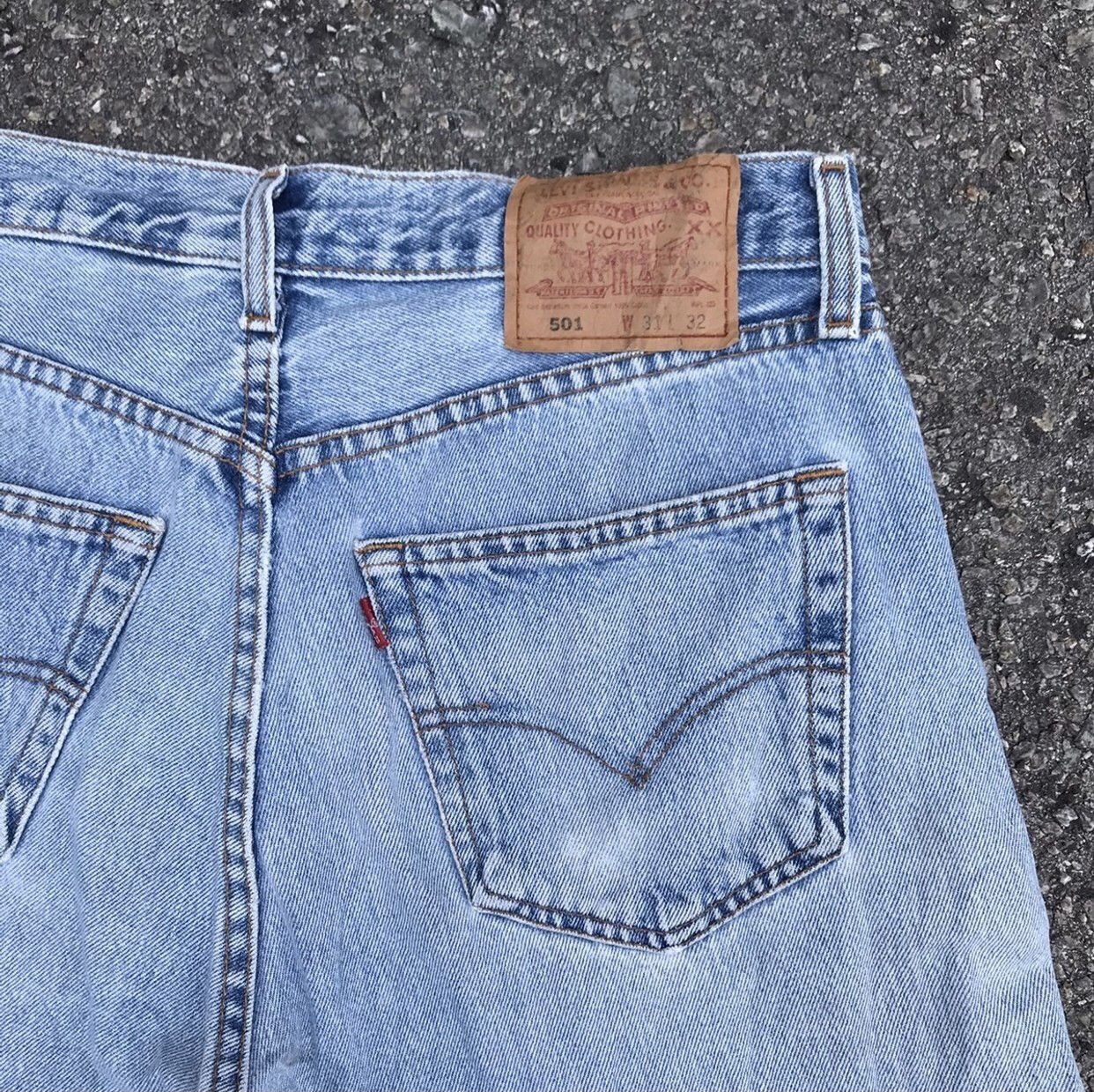Levi's Vintage 90s Levis 501 Grunge Denim Jeans Lightwash Cobain Size US 32 / EU 48 - 12 Thumbnail