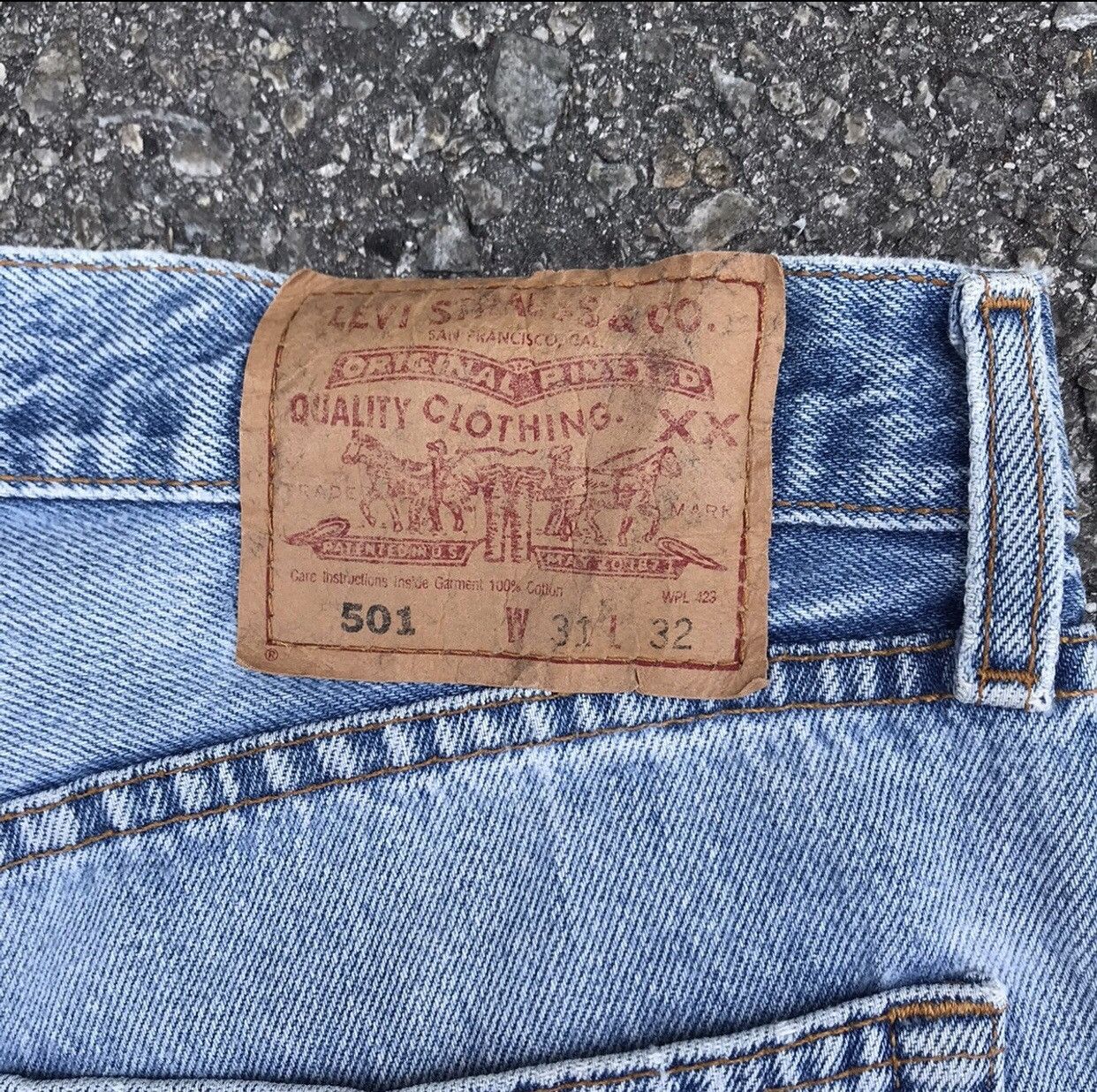 Levi's Vintage 90s Levis 501 Grunge Denim Jeans Lightwash Cobain Size US 32 / EU 48 - 18 Thumbnail
