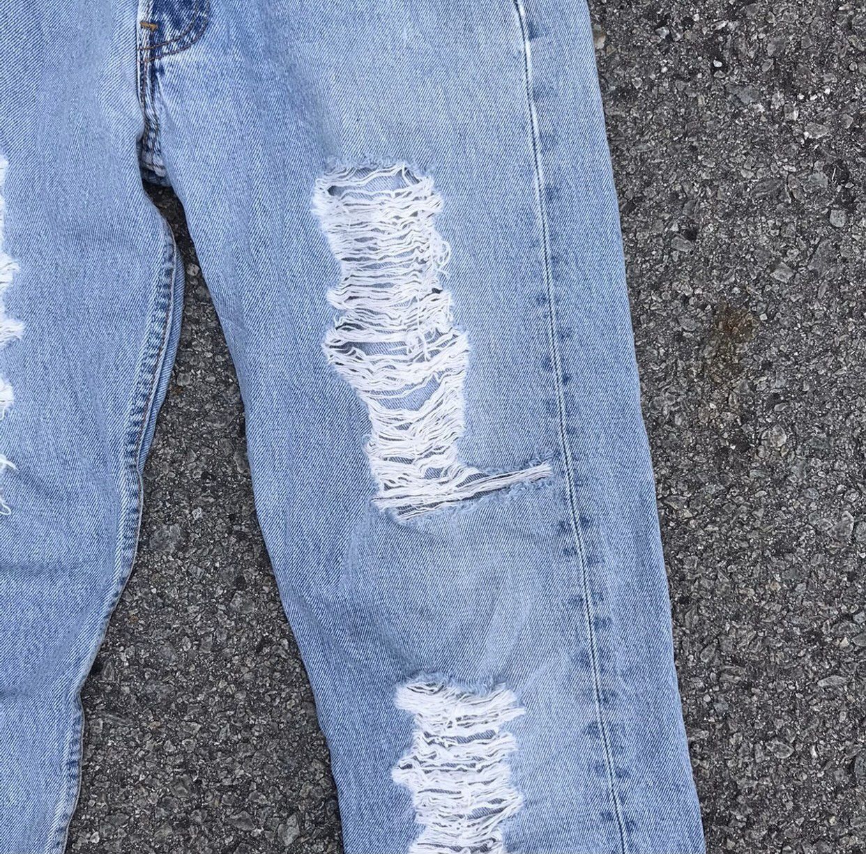 Levi's Vintage 90s Levis 501 Grunge Denim Jeans Lightwash Cobain Size US 32 / EU 48 - 7 Thumbnail