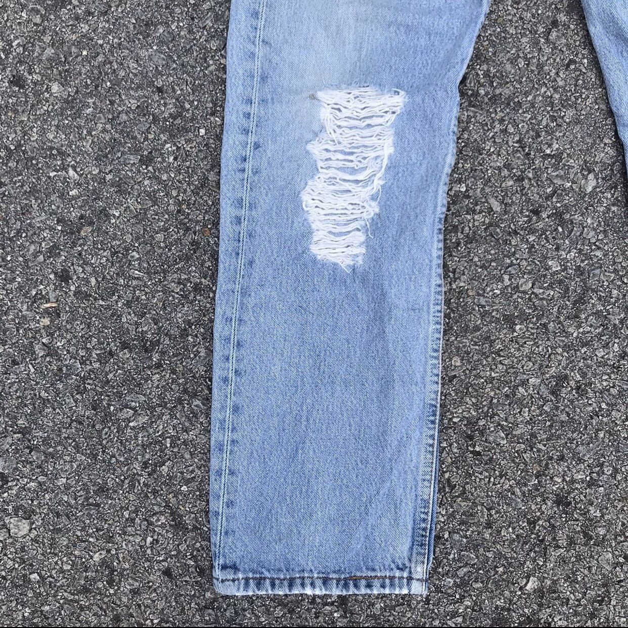 Levi's Vintage 90s Levis 501 Grunge Denim Jeans Lightwash Cobain Size US 32 / EU 48 - 8 Thumbnail