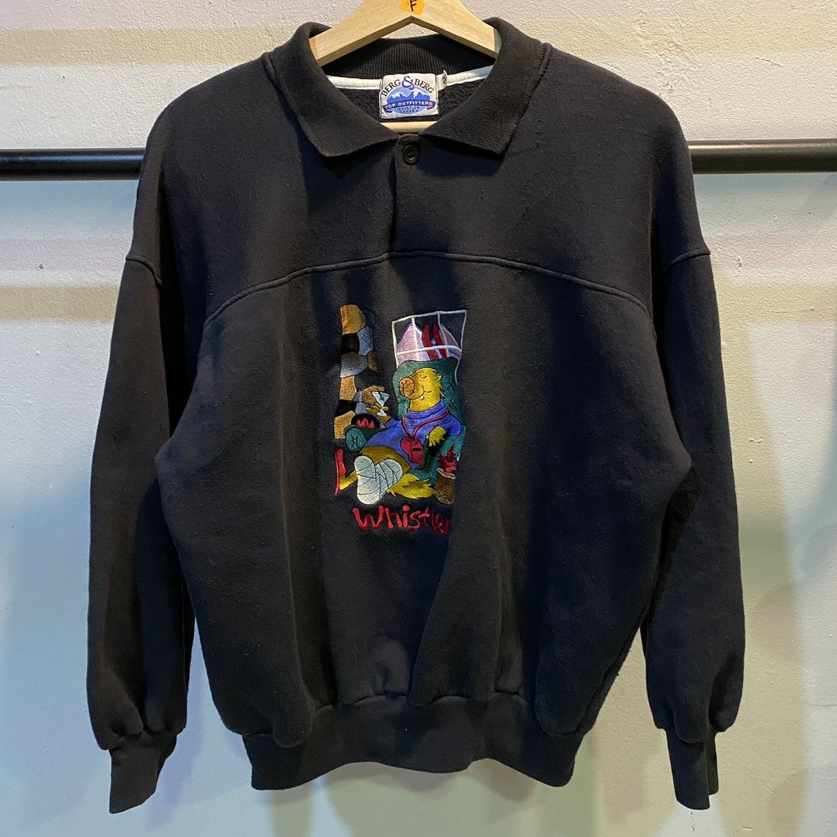 Berg & Berg × Vintage VINTAGE‼️Berg & Berg Whistler Canada Embroided Sweatshirt Size US L / EU 52-54 / 3 - 1 Thumbnail