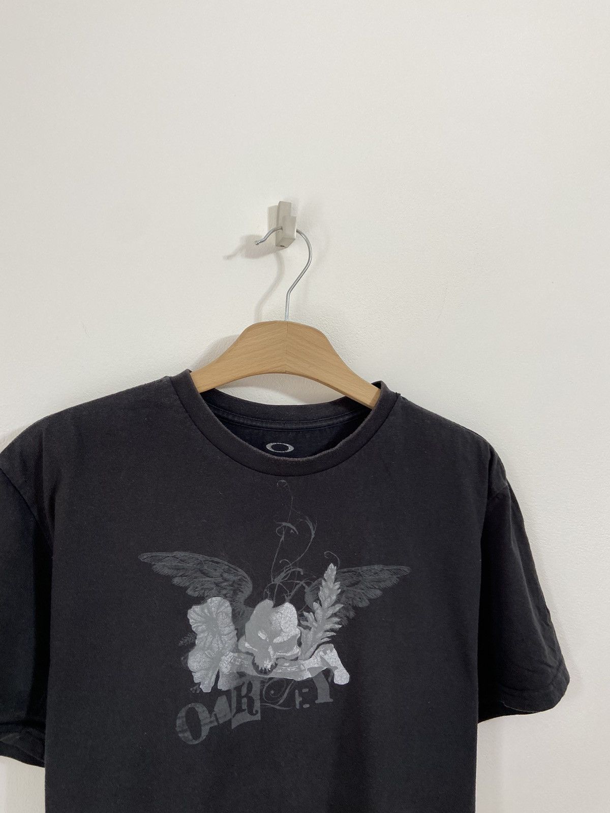 Vintage Oakley Vintage T-Shirt Y2K style hype Size US M / EU 48-50 / 2 - 2 Thumbnail