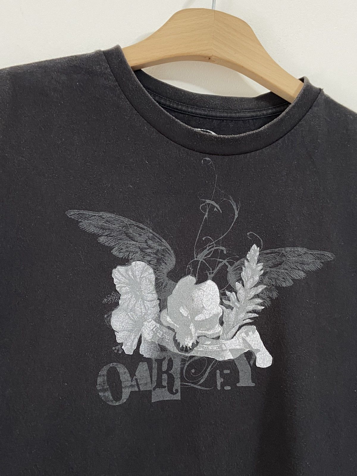 Vintage Oakley Vintage T-Shirt Y2K style hype Size US M / EU 48-50 / 2 - 4 Thumbnail