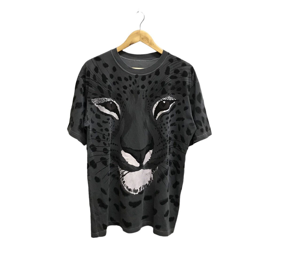 Vintage Vintage 3D Leopard Print Tshirt Size US L / EU 52-54 / 3 - 1 Thumbnail