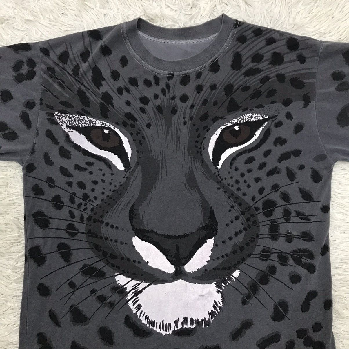 Vintage Vintage 3D Leopard Print Tshirt Size US L / EU 52-54 / 3 - 10 Thumbnail