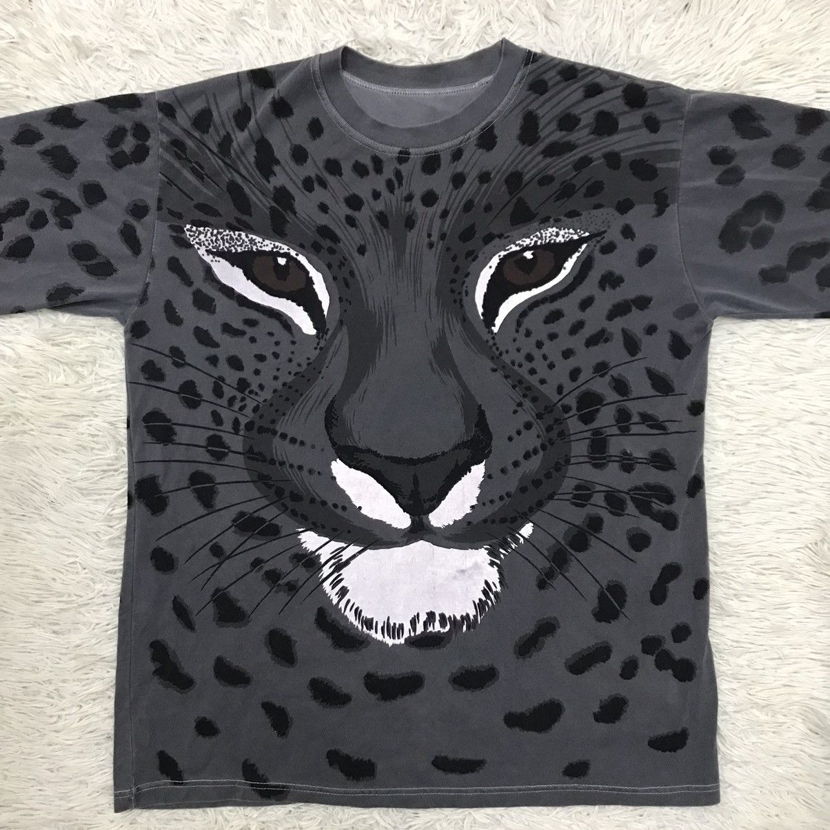 Vintage Vintage 3D Leopard Print Tshirt Size US L / EU 52-54 / 3 - 9 Thumbnail