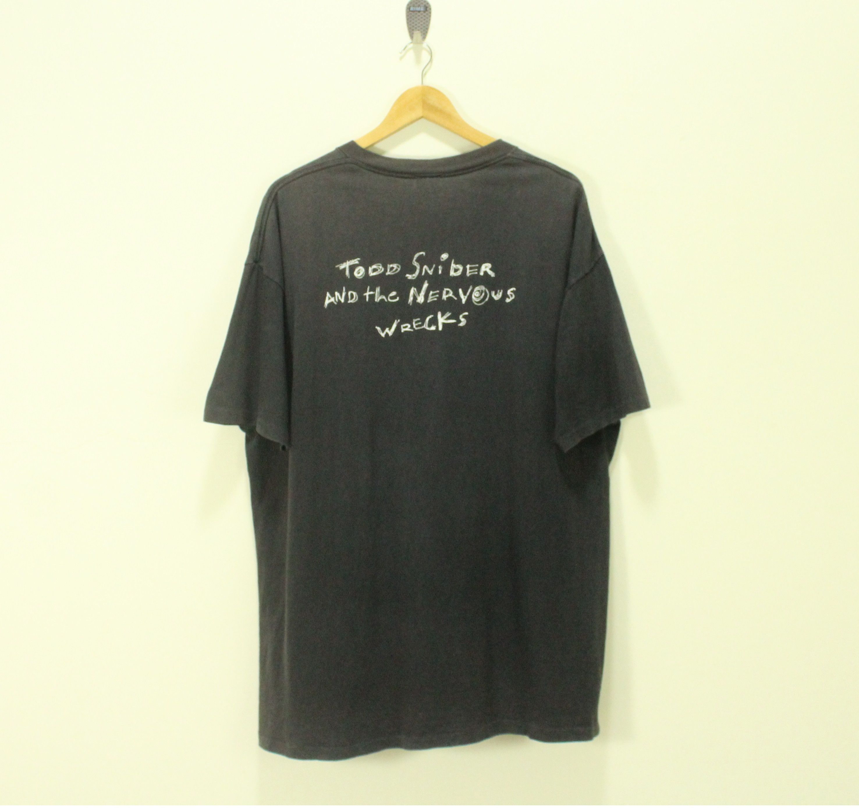 Band Tees Faded Vintage 90s TODD SNIDER AND THE NERVOUS WRECK T Shirt Size US XL / EU 56 / 4 - 2 Thumbnail