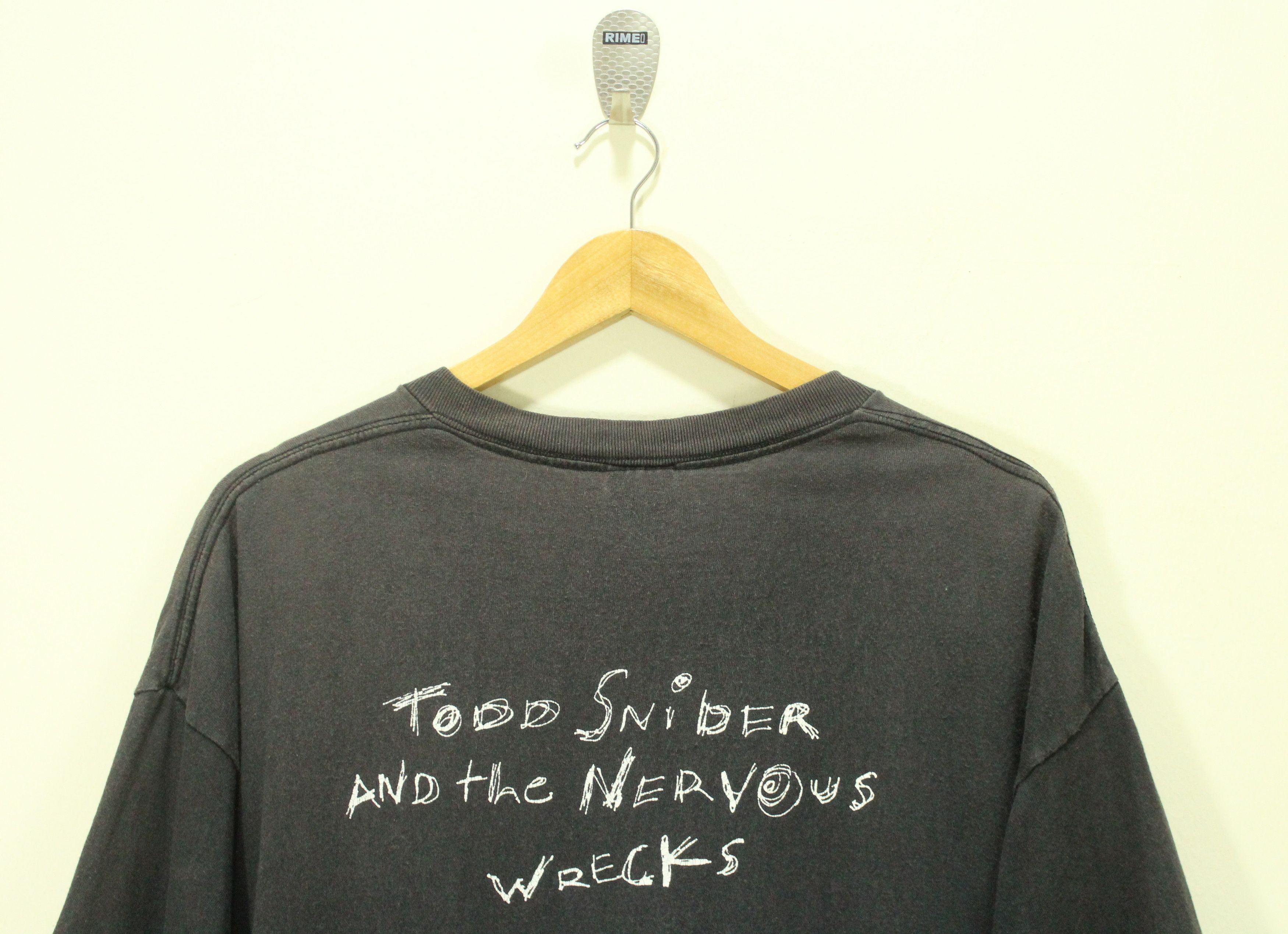 Band Tees Faded Vintage 90s TODD SNIDER AND THE NERVOUS WRECK T Shirt Size US XL / EU 56 / 4 - 1 Thumbnail
