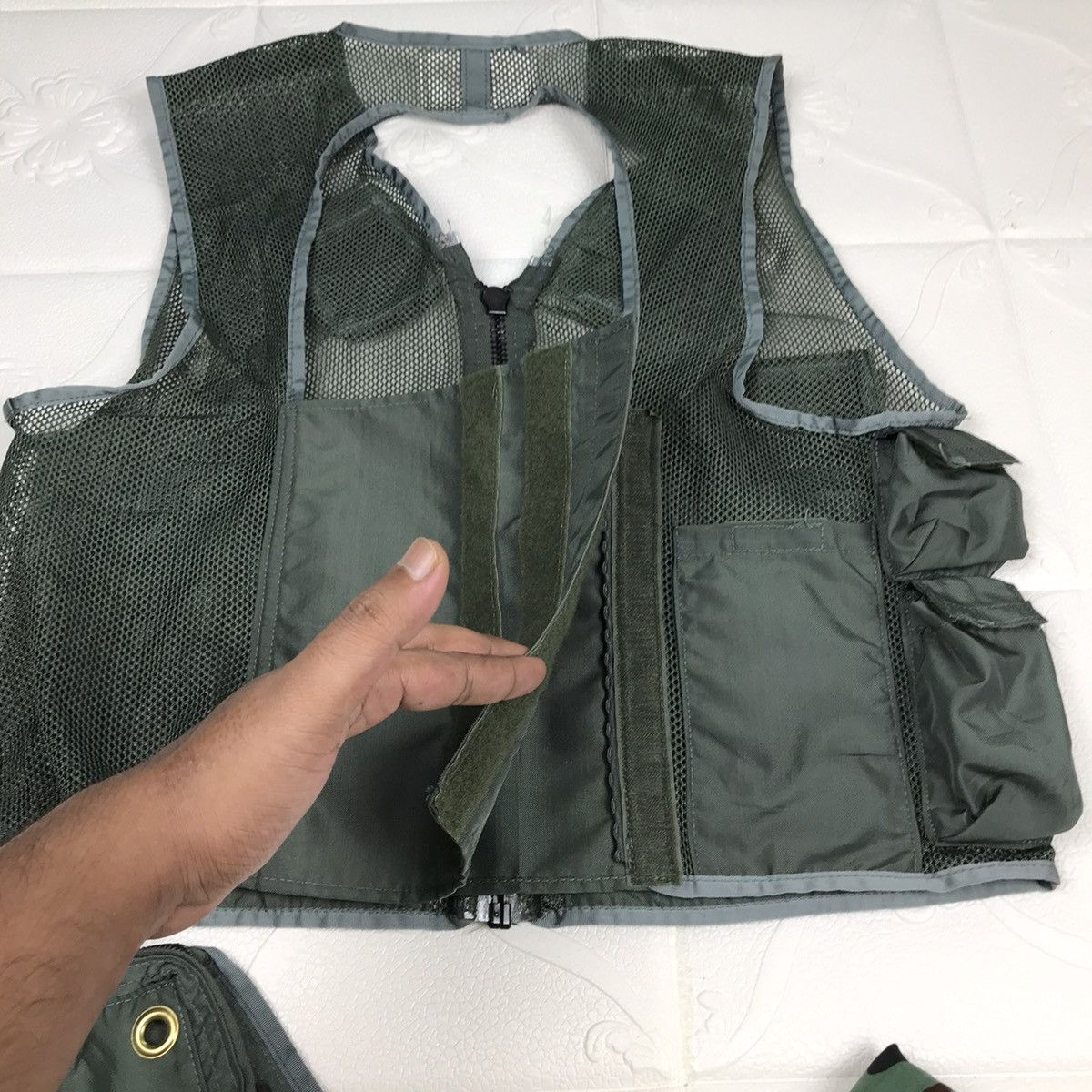 Vintage Vintage 70/80s Army Tactical Issue Survival Vest Jacket Size US M / EU 48-50 / 2 - 13 Thumbnail