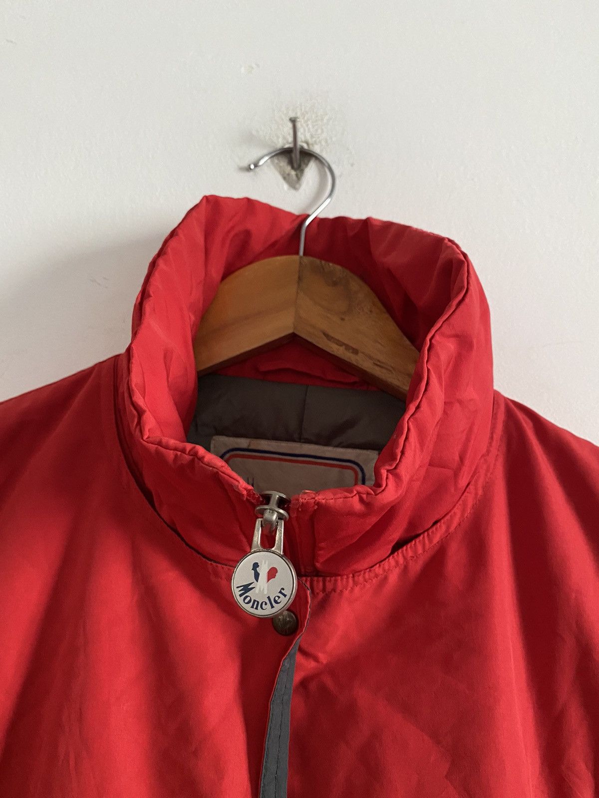 Moncler Moncler Red Down Jacket Size US L / EU 52-54 / 3 - 5 Thumbnail