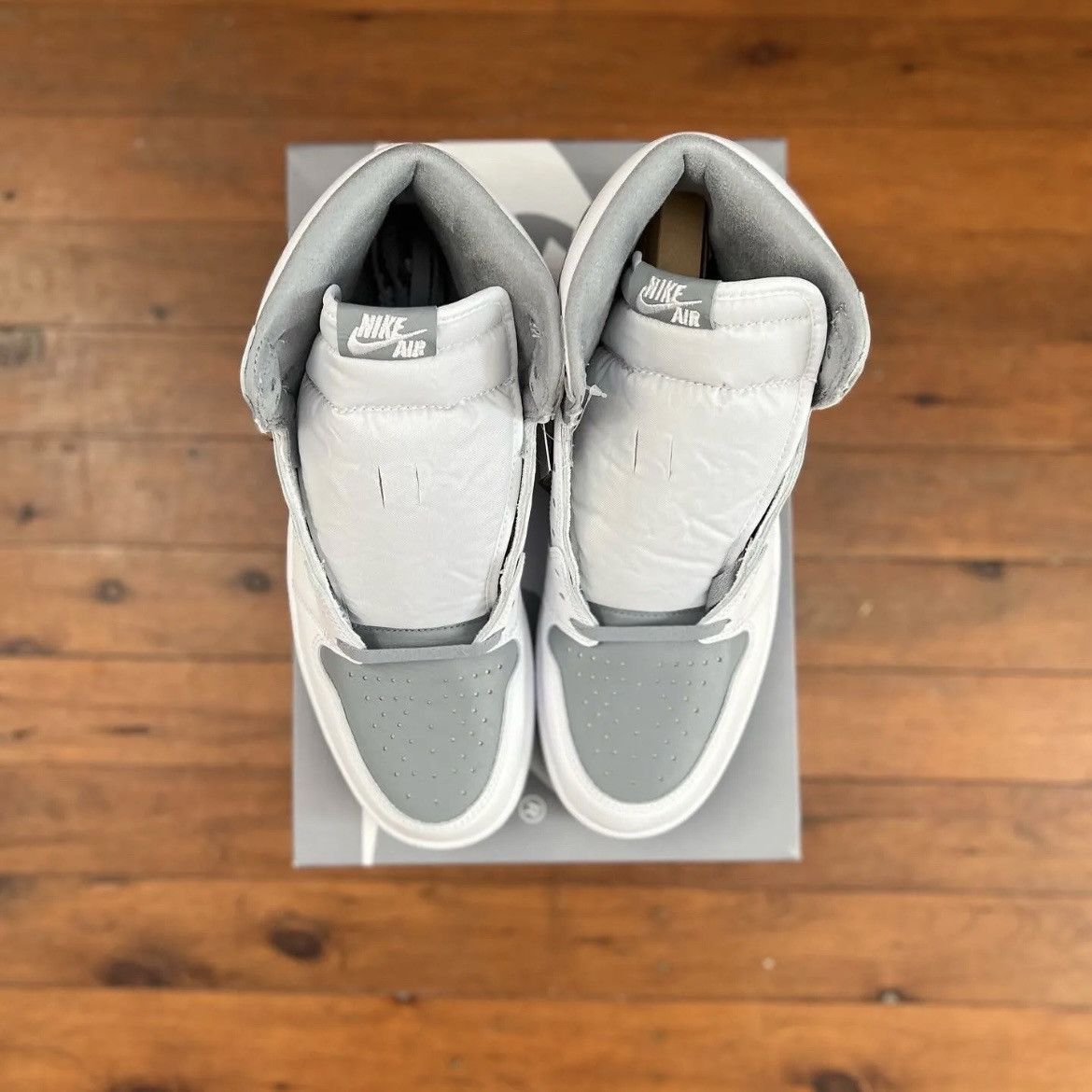 Jordan Brand Air Jordan 1 High OG 'Stealth' size US 11 (NEW) Size US 11 / EU 44 - 3 Thumbnail