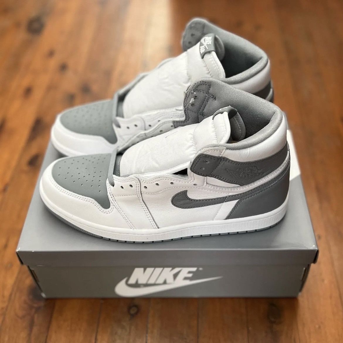 Jordan Brand Air Jordan 1 High OG 'Stealth' size US 11 (NEW) Size US 11 / EU 44 - 2 Thumbnail