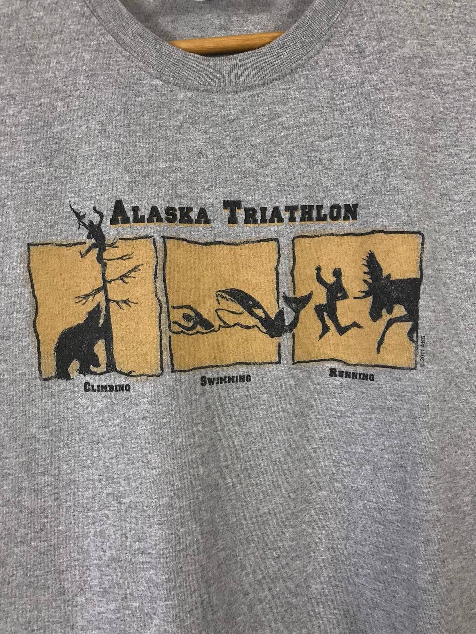 Vintage Alaska triatlon vintage humor streetwear tee Size US M / EU 48-50 / 2 - 3 Thumbnail