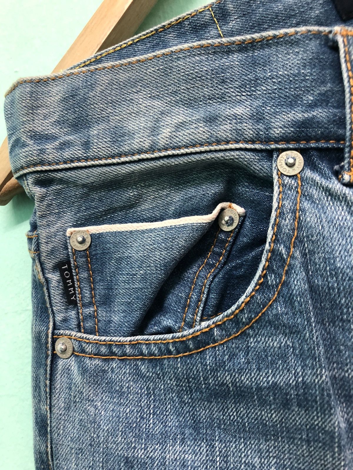 Tommy Hilfiger × Tommy Jeans × Vintage VINTAGE SELVEDGE TOMMY BLUE WASH DENIM JEANS Size US 30 / EU 46 - 6 Thumbnail