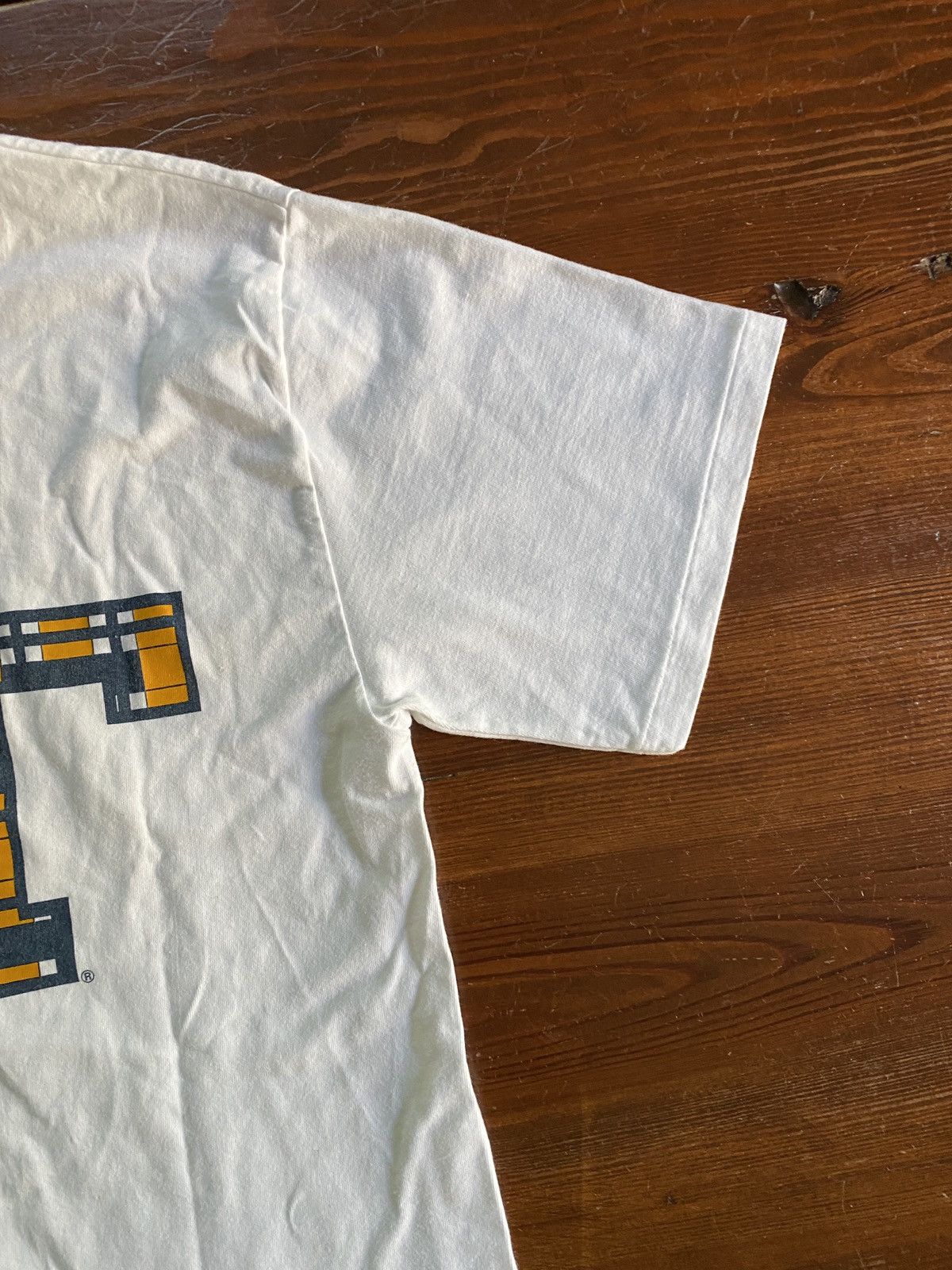 NCAA Vintage 90’s Georgia Tech Single Stitch Pocket Tee Size US M / EU 48-50 / 2 - 12 Thumbnail