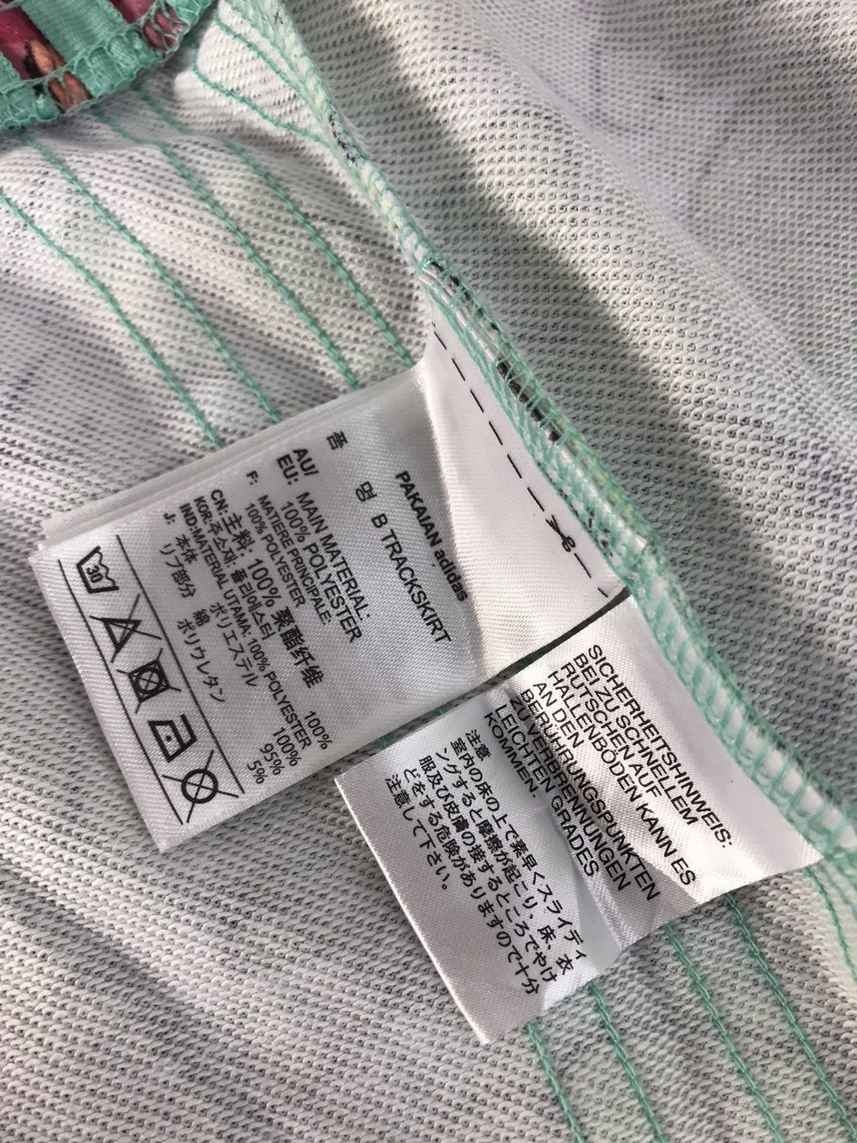 Adidas Adidas Sportswear Multicolour Zipper Skirt Butterfly R382j Size 28" / US 6 / IT 42 - 11 Thumbnail