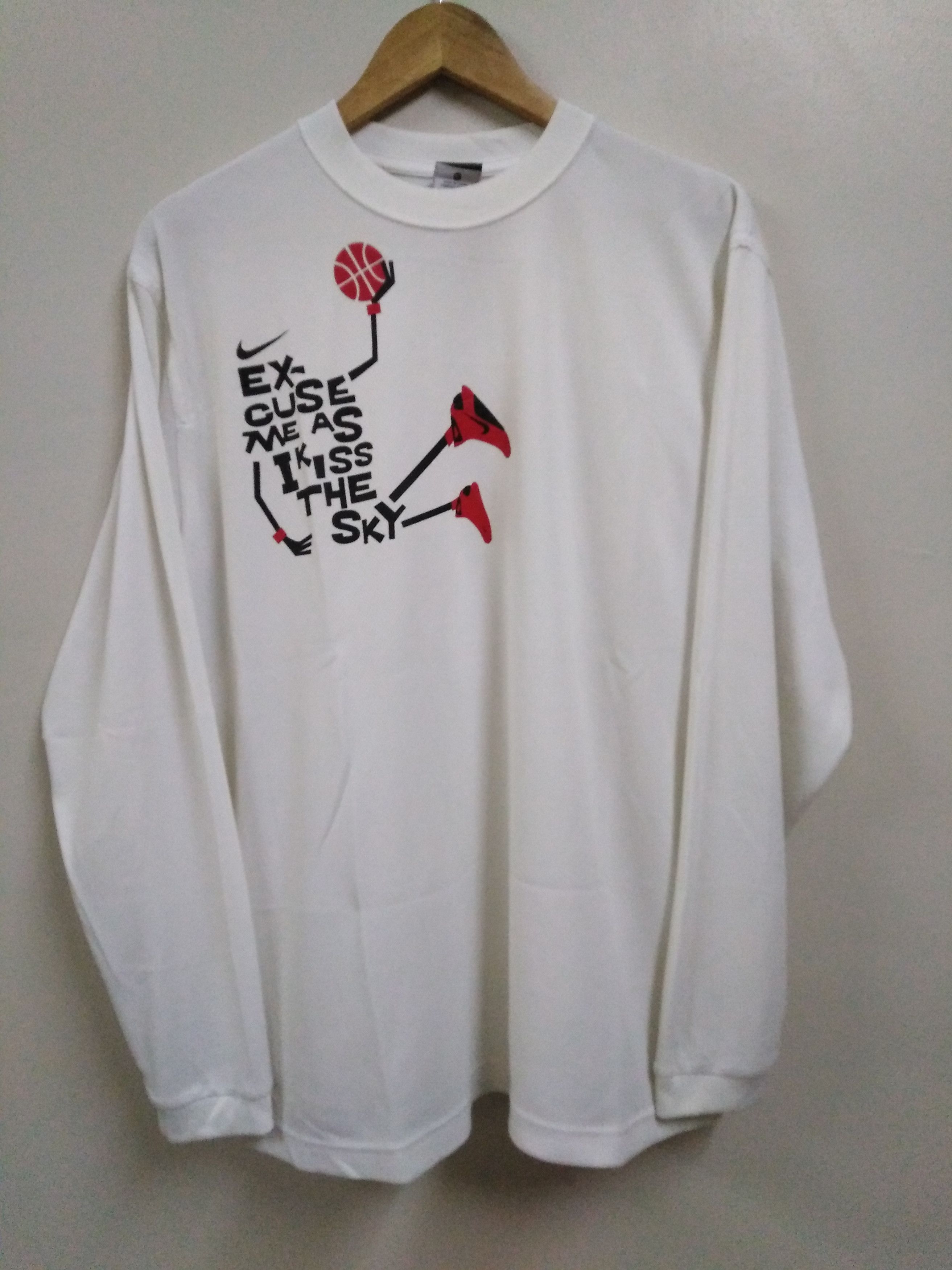 image of Nike Dri Fit Long Sleeve T Shirt in White, Men's (Size XL)