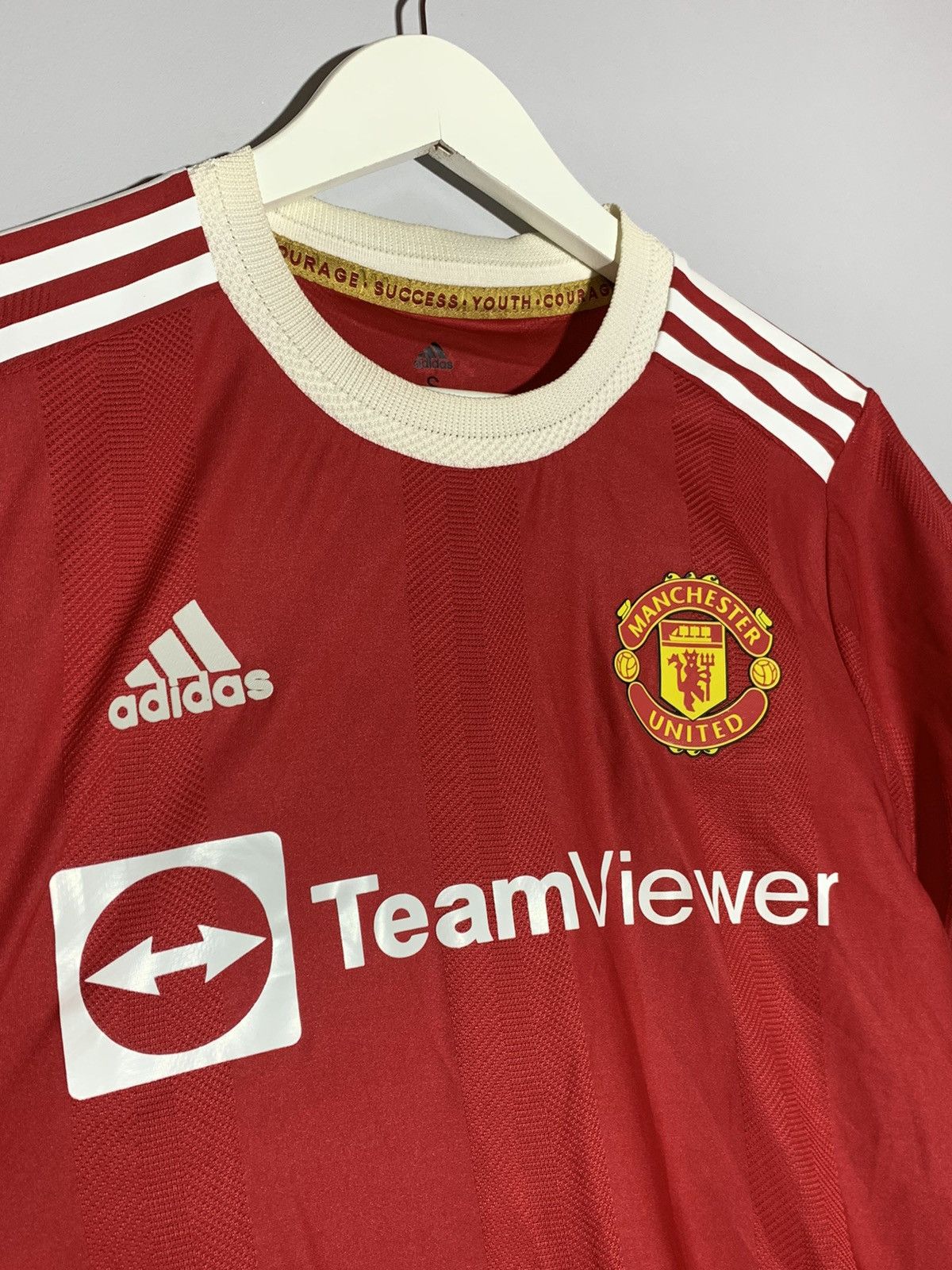 Adidas Manchester United Adidas 2021/22 Home Football Shirt Size US S / EU 44-46 / 1 - 4 Thumbnail