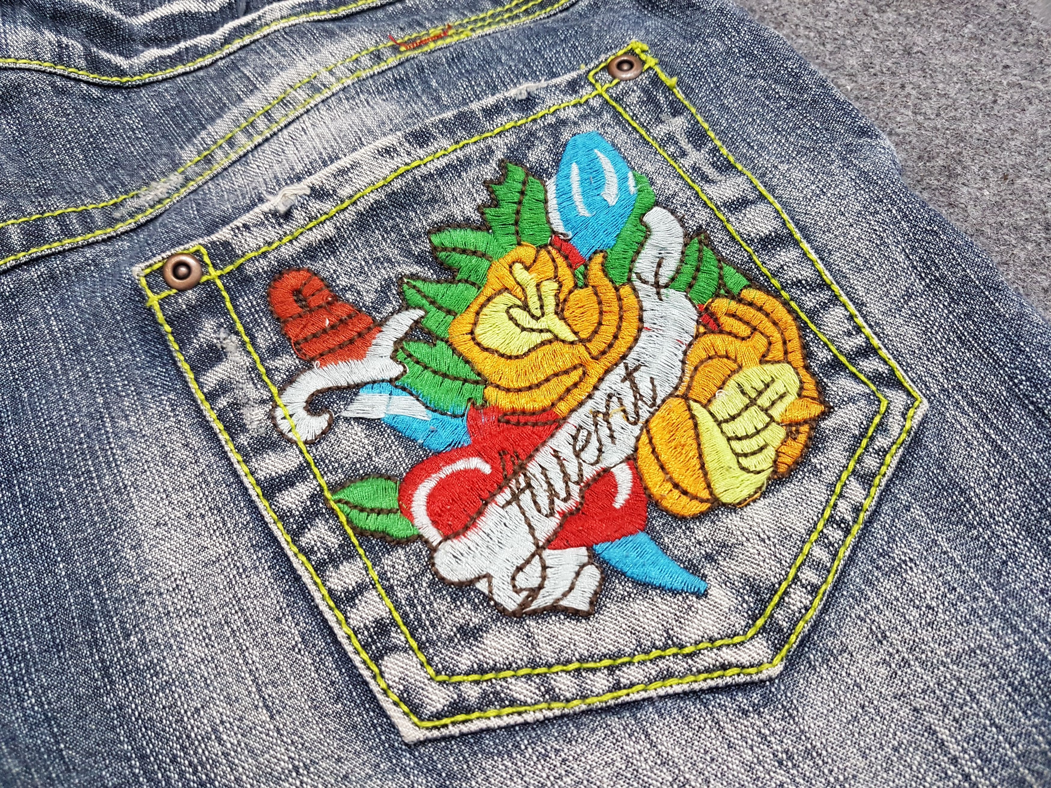 In The Attic × Japanese Brand In The Attic Embroidery Cross Distressed Lowrise Jeans Size US 32 / EU 48 - 8 Thumbnail