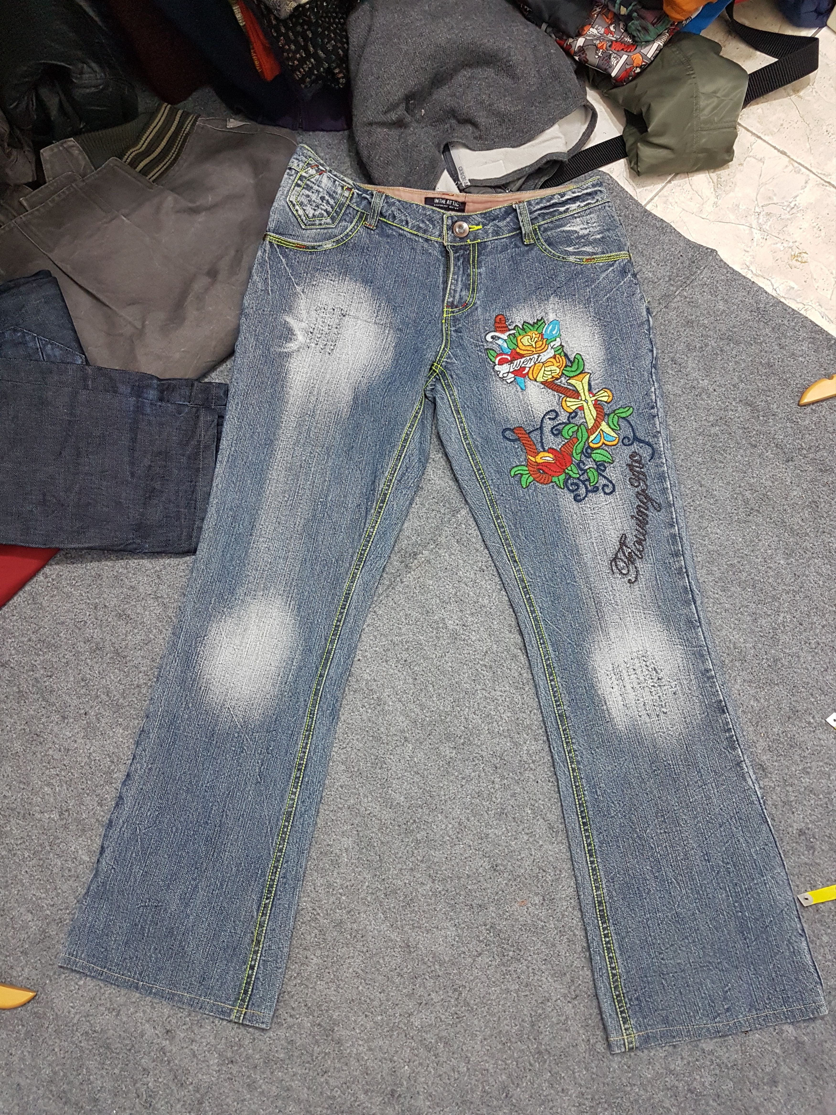 In The Attic × Japanese Brand In The Attic Embroidery Cross Distressed Lowrise Jeans Size US 32 / EU 48 - 7 Thumbnail