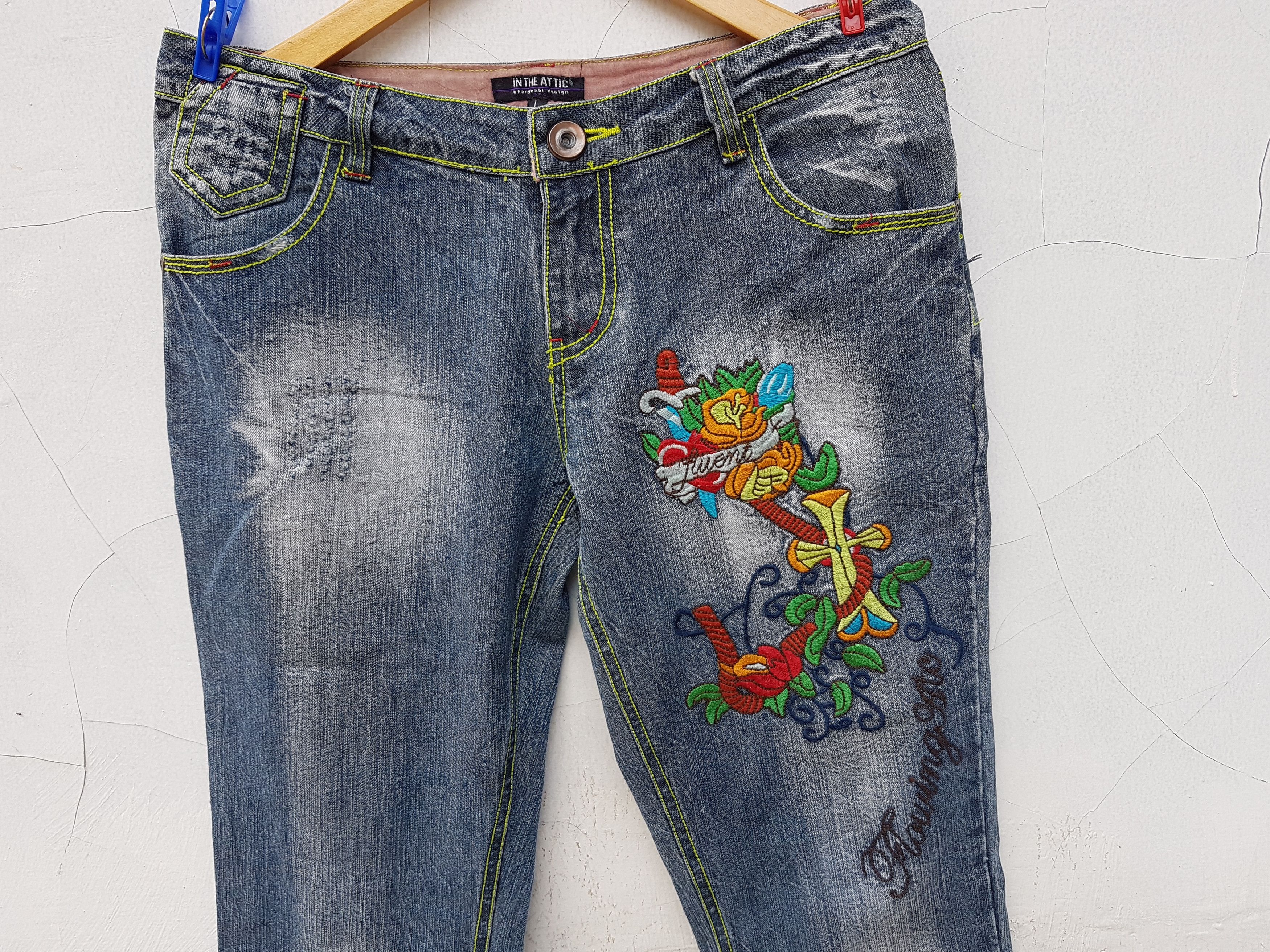 In The Attic × Japanese Brand In The Attic Embroidery Cross Distressed Lowrise Jeans Size US 32 / EU 48 - 10 Thumbnail