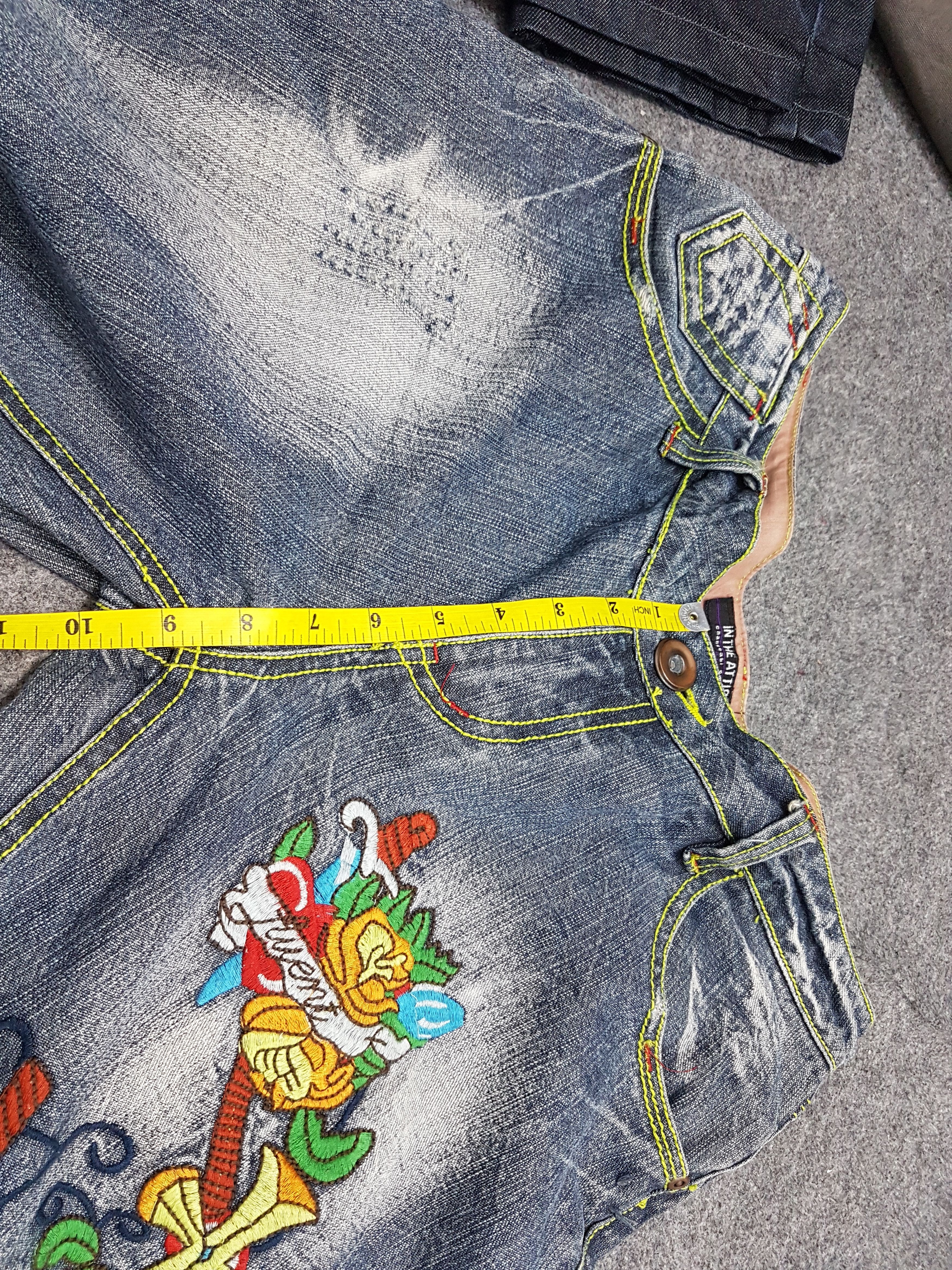 In The Attic × Japanese Brand In The Attic Embroidery Cross Distressed Lowrise Jeans Size US 32 / EU 48 - 5 Thumbnail