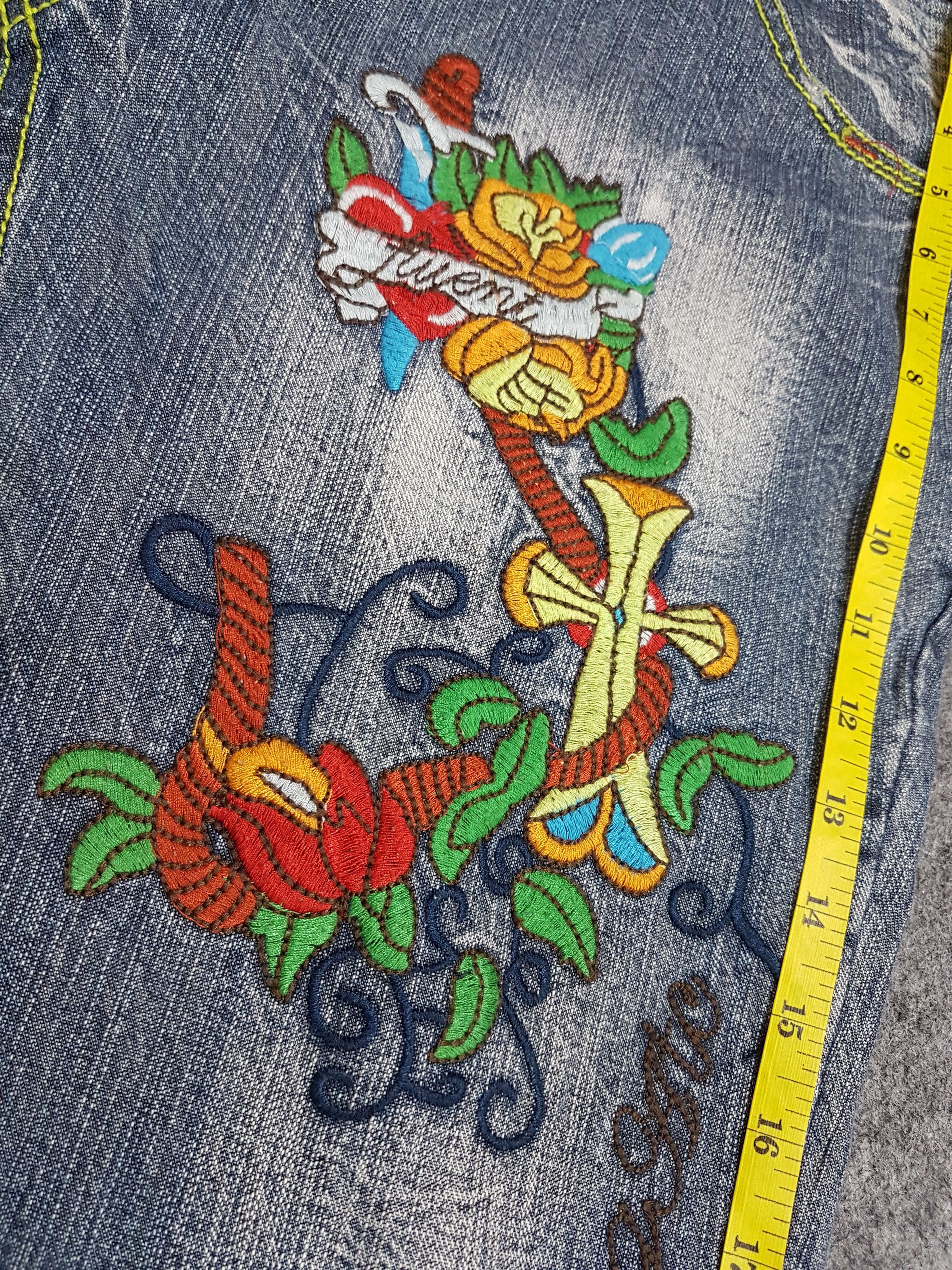 In The Attic × Japanese Brand In The Attic Embroidery Cross Distressed Lowrise Jeans Size US 32 / EU 48 - 2 Thumbnail