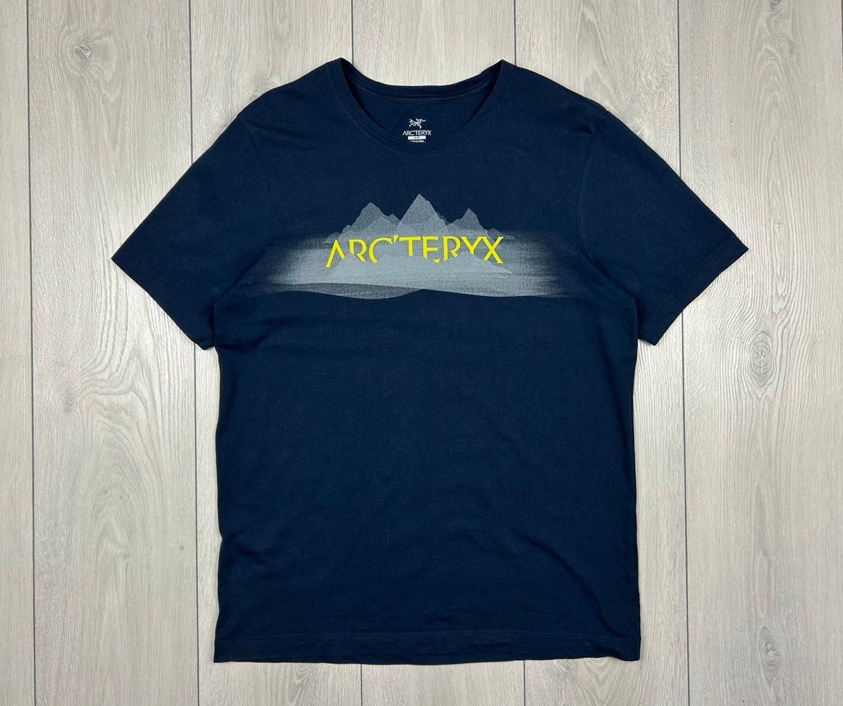 Pre-owned Arcteryx X Vintage Arc'teryx Vintage T Shirt In Navy