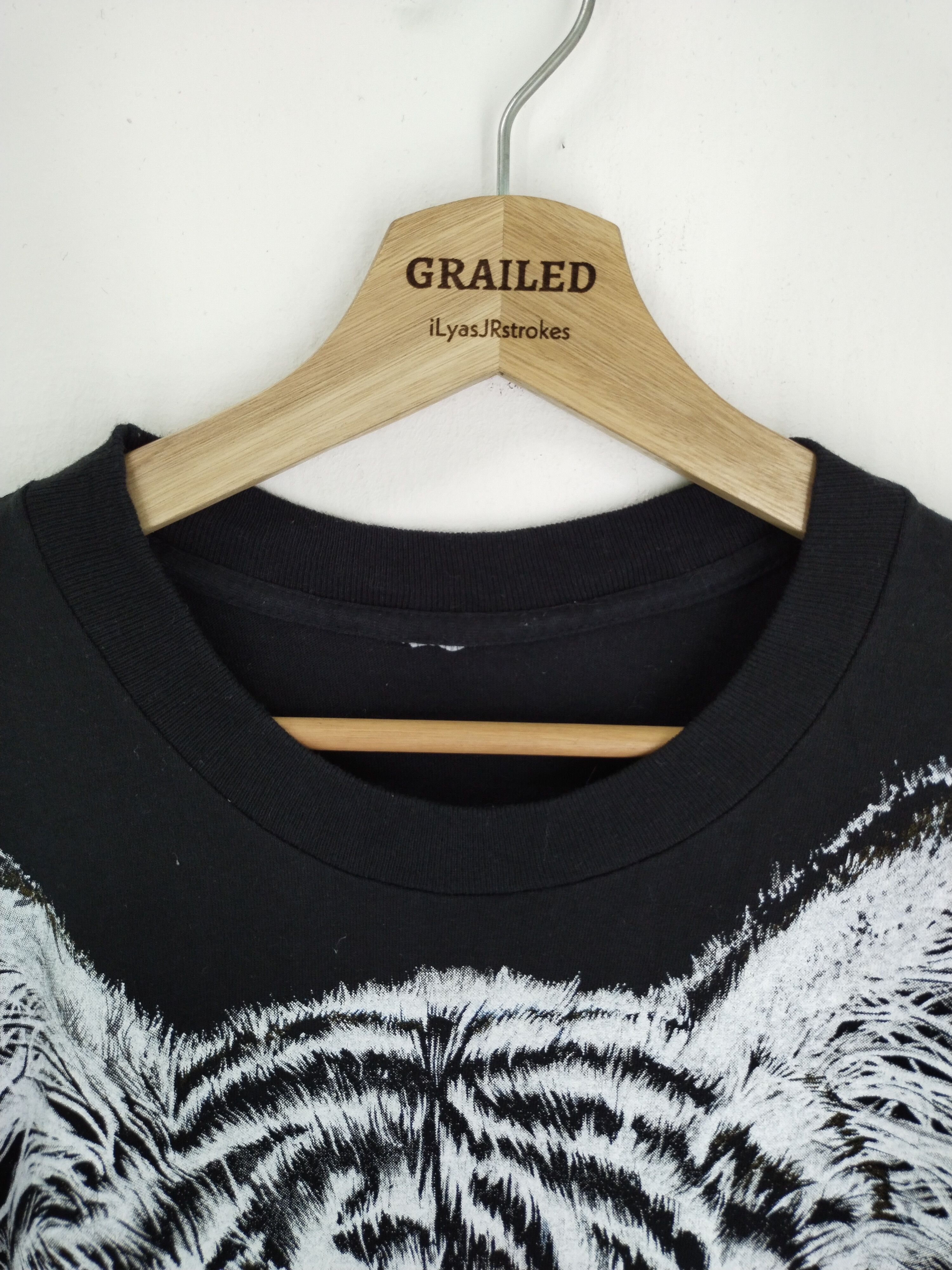 Vintage VINTAGE 90s WHITE TIGER BIG PRINT FRINITY PRODUCTS 1992 TEE Size US L / EU 52-54 / 3 - 14 Thumbnail