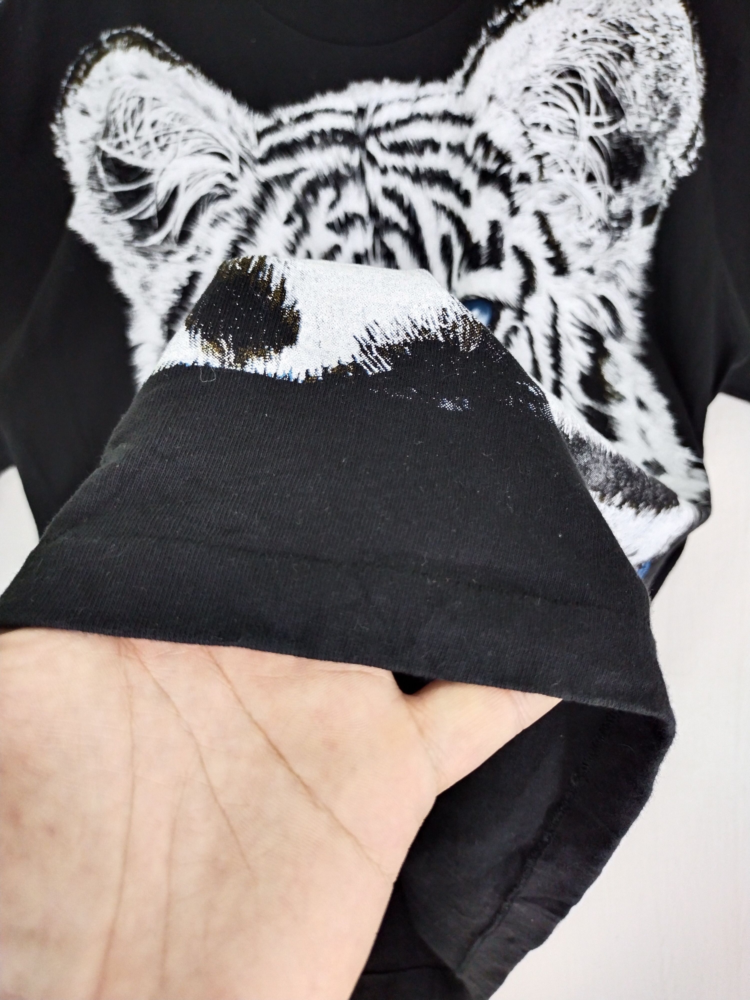 Vintage VINTAGE 90s WHITE TIGER BIG PRINT FRINITY PRODUCTS 1992 TEE Size US L / EU 52-54 / 3 - 9 Thumbnail