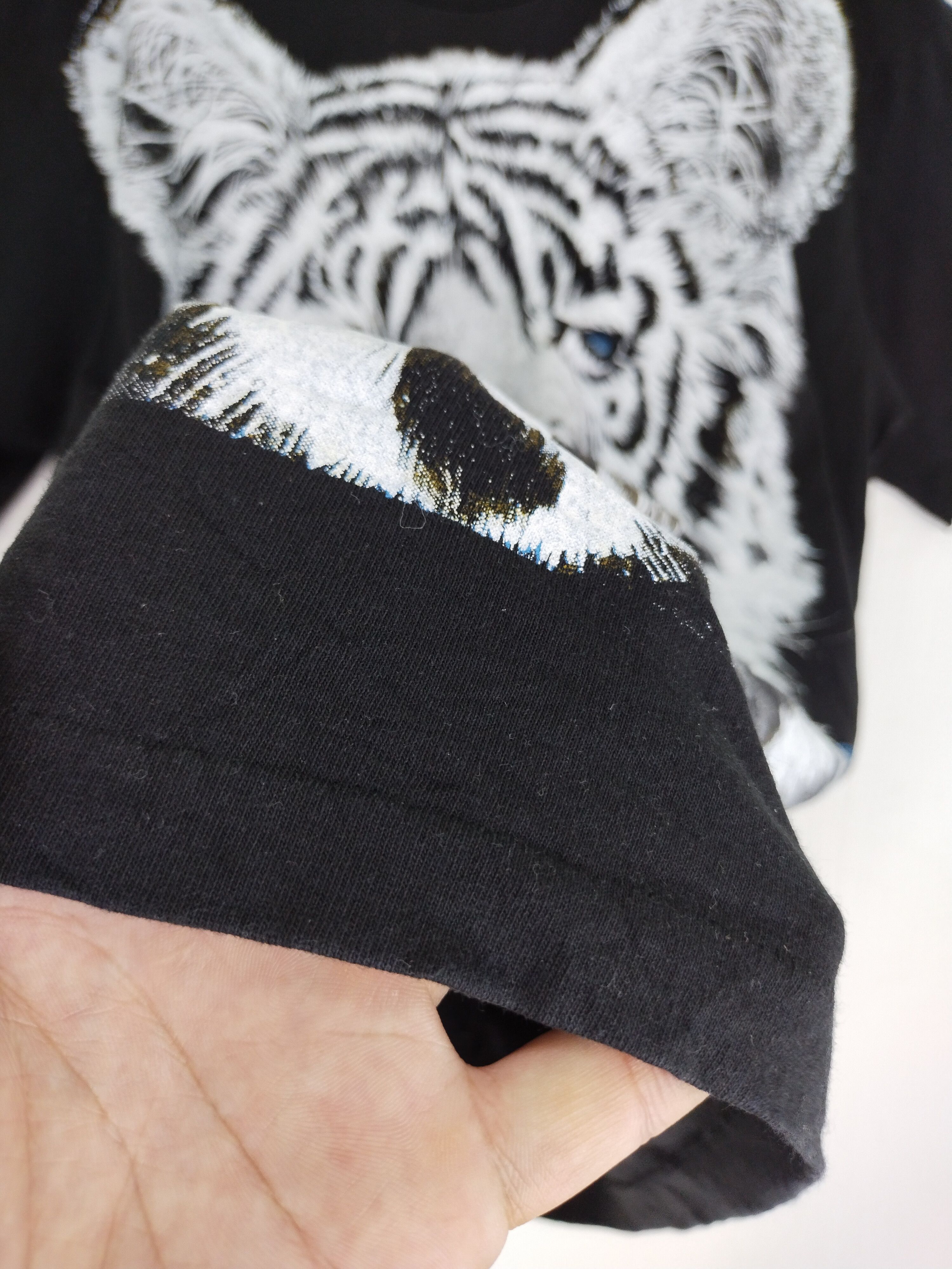 Vintage VINTAGE 90s WHITE TIGER BIG PRINT FRINITY PRODUCTS 1992 TEE Size US L / EU 52-54 / 3 - 7 Thumbnail