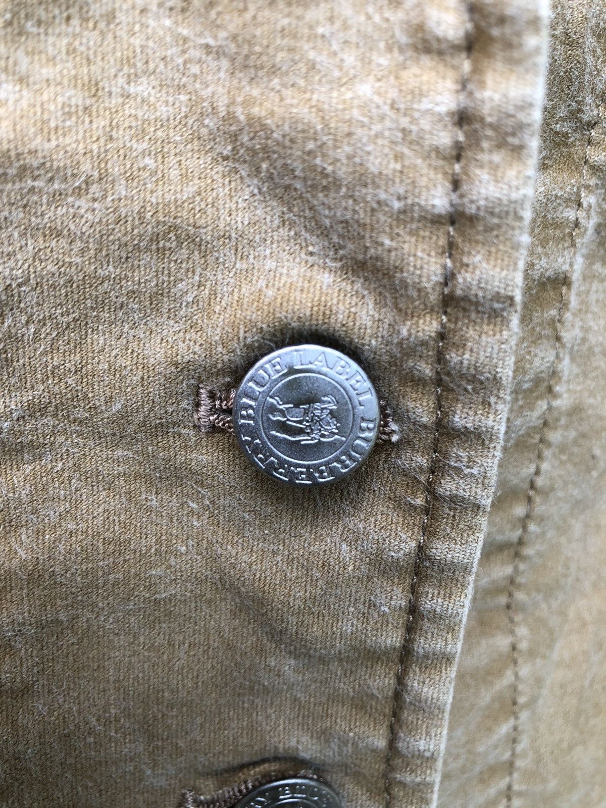 Burberry BURBERRY BLUE LABEL LOGO ON BUTTON Size US S / EU 44-46 / 1 - 4 Thumbnail