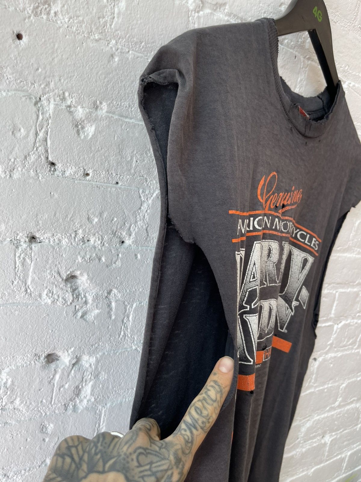 Harley Davidson × Vintage Vintage THRASHED Harley Davidson Tank Top Sleeveless Shirt Size US L / EU 52-54 / 3 - 5 Thumbnail