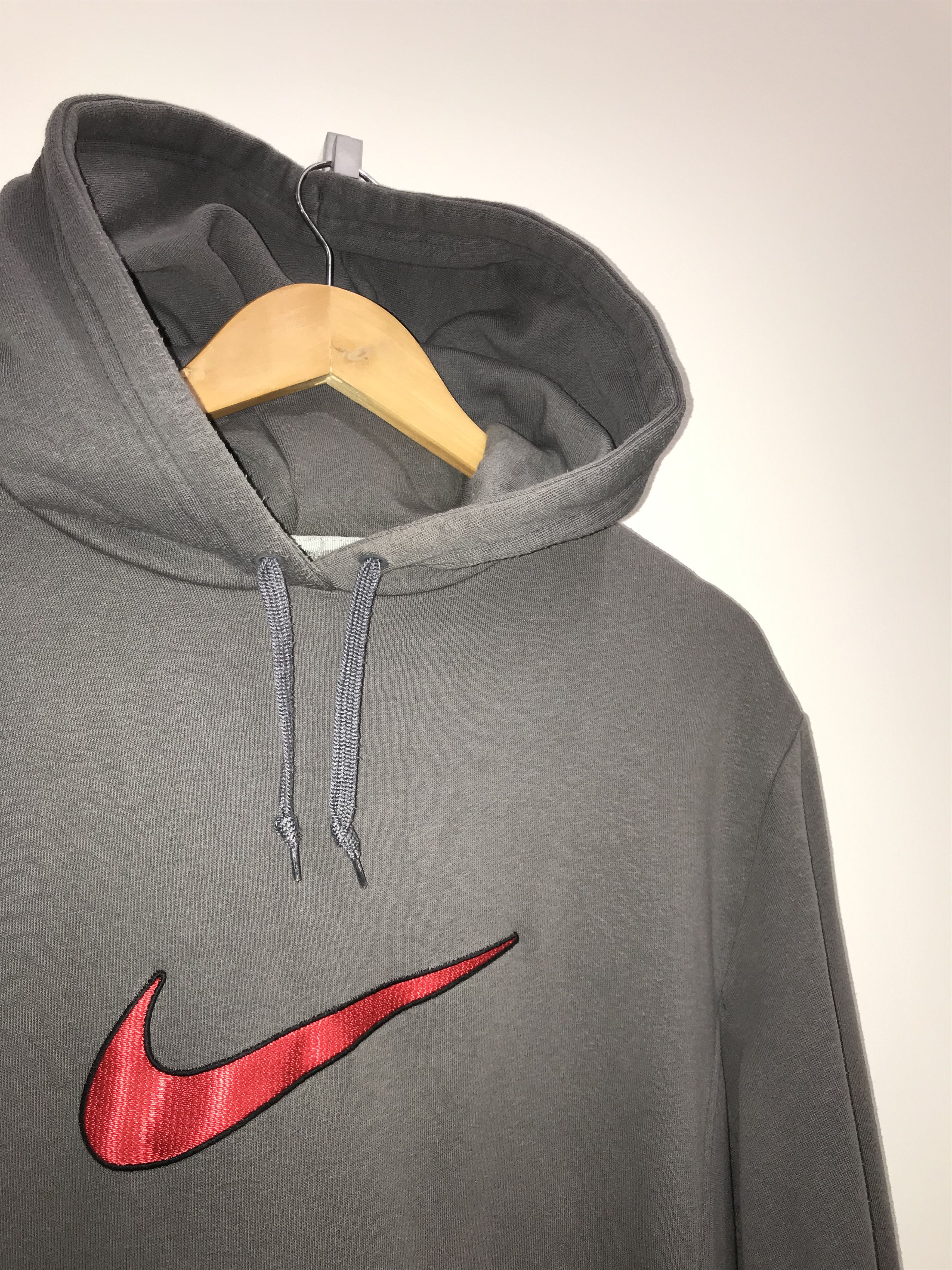 Nike Vintage Nike Big Logo Center Swoosh Hoodie Size US M / EU 48-50 / 2 - 6 Thumbnail