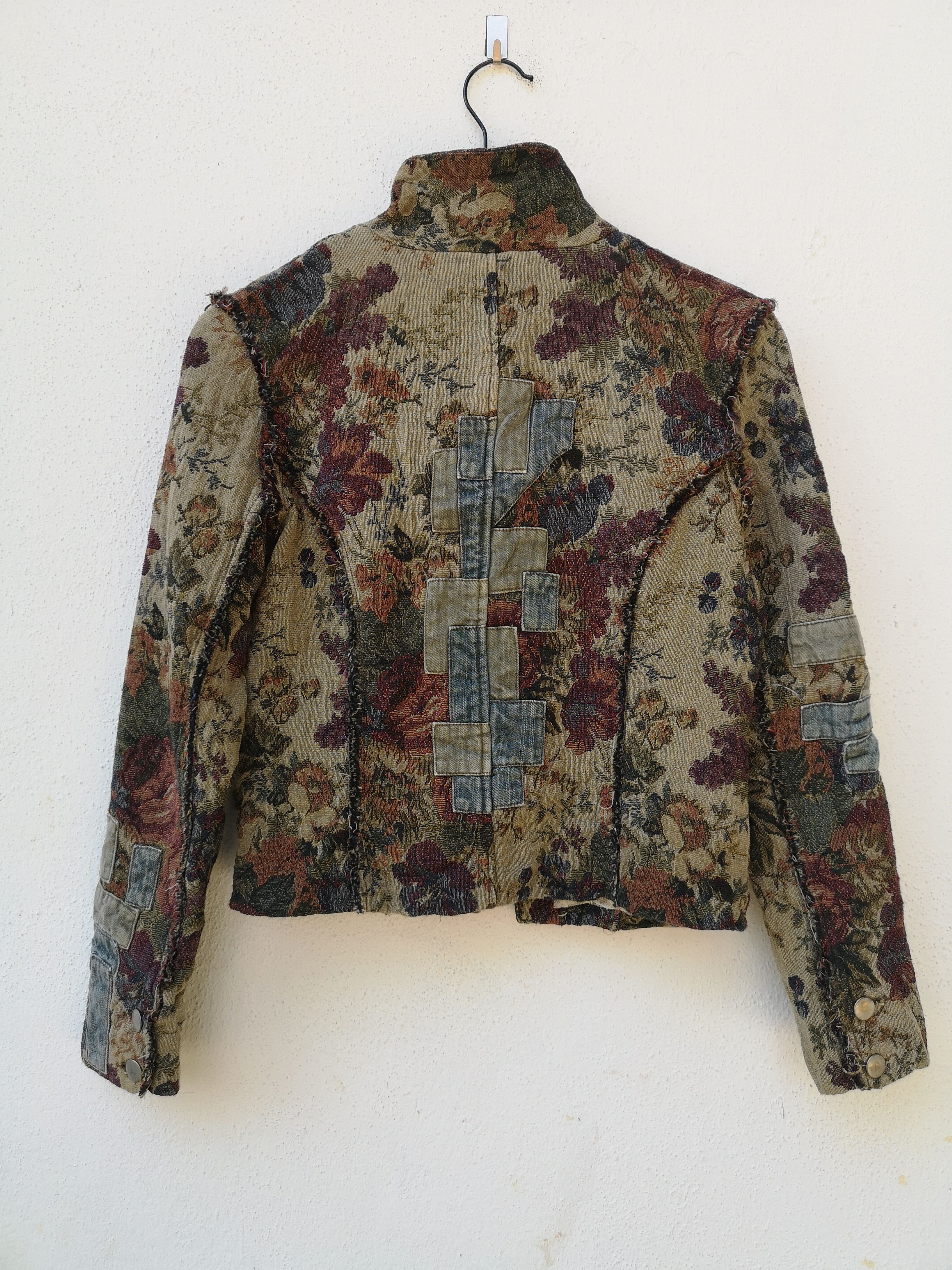 Japanese Brand 🔥Japanese Brand Cropped Pacthwork Floral Jacket Size M / US 6-8 / IT 42-44 - 2 Thumbnail
