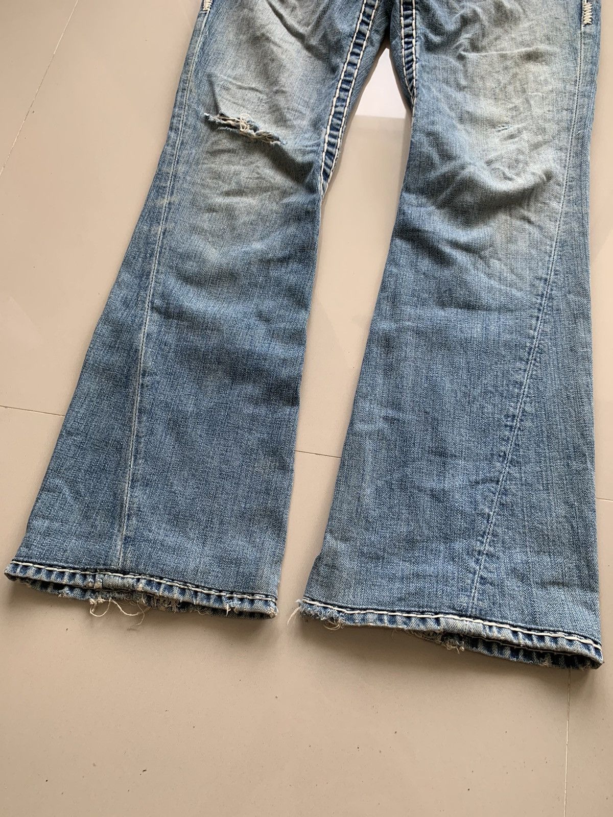 True Religion Vintage True Religion Distressed Denim Pants Size US 29 - 8 Thumbnail