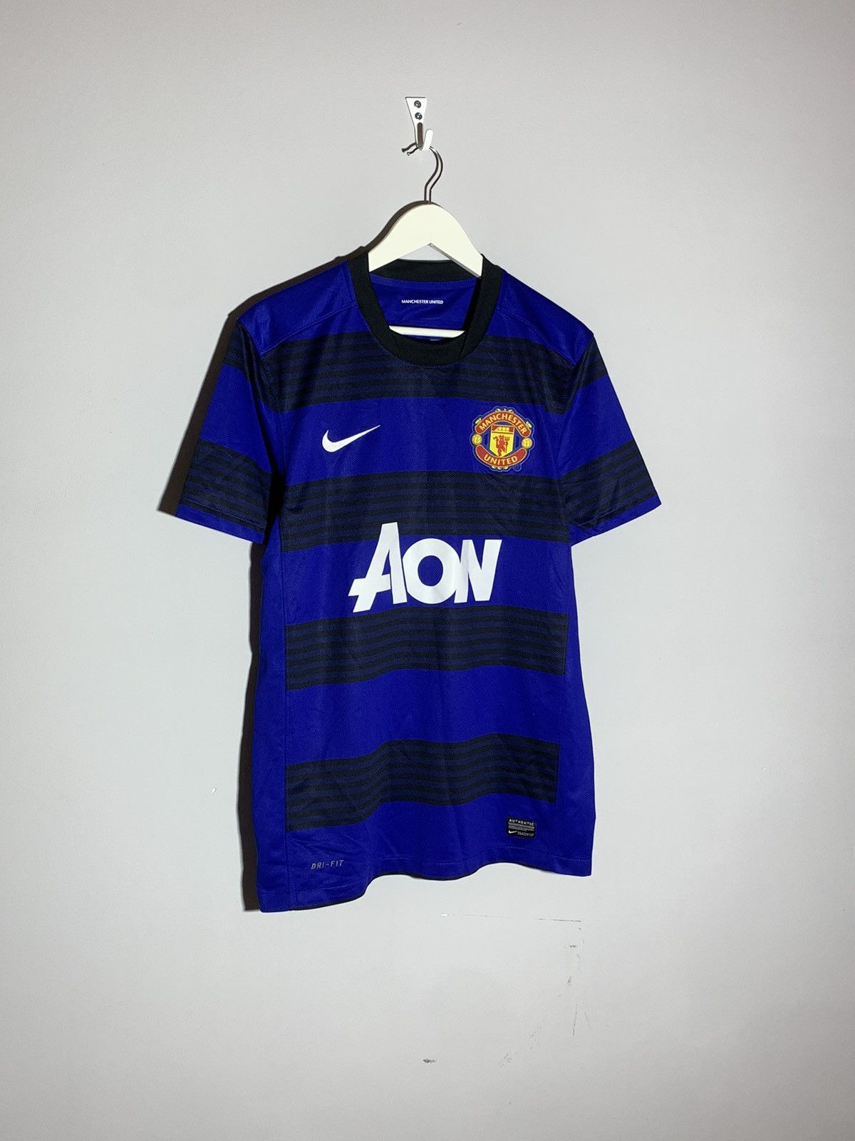 Nike Manchester United Nike 2011/12 Y2k Streetwear Football Shirt Size US M / EU 48-50 / 2 - 2 Thumbnail