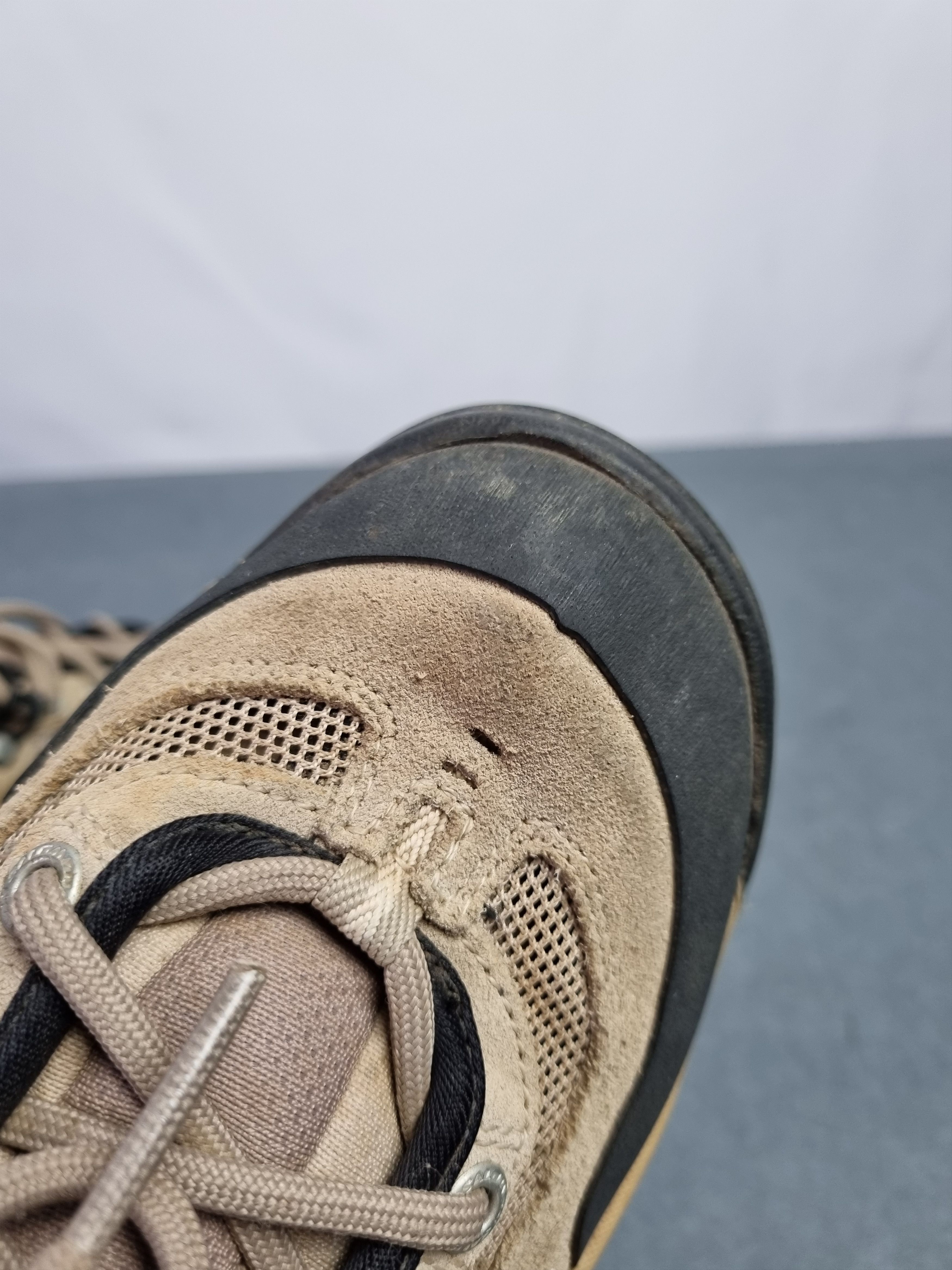 Salomon × Vintage Rare size 2002 Salomon Hiking Tracking Sneakers Size US 6 / EU 39 - 17 Thumbnail