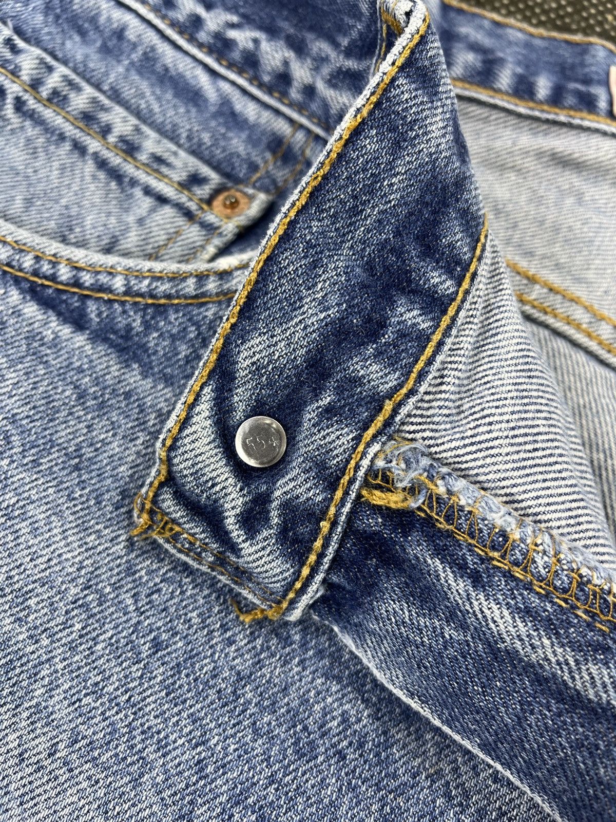 Levi's Vintage Levis 550 Stone Wash Jeans - J458 Size US 37 - 9 Thumbnail