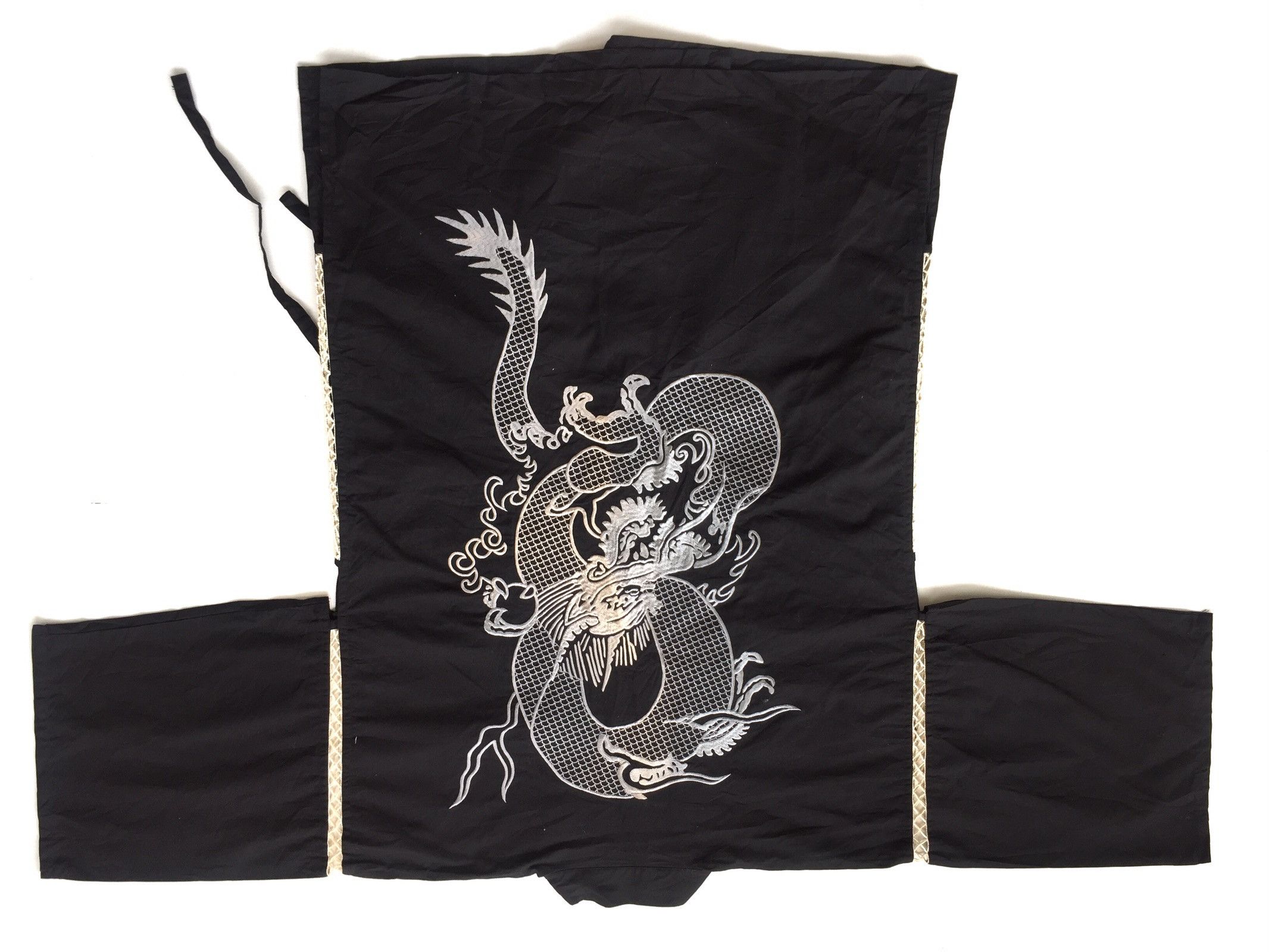 Vintage Vintage Kimono Dragon embroidered Big Logo Black Size US L / EU 52-54 / 3 - 7 Thumbnail