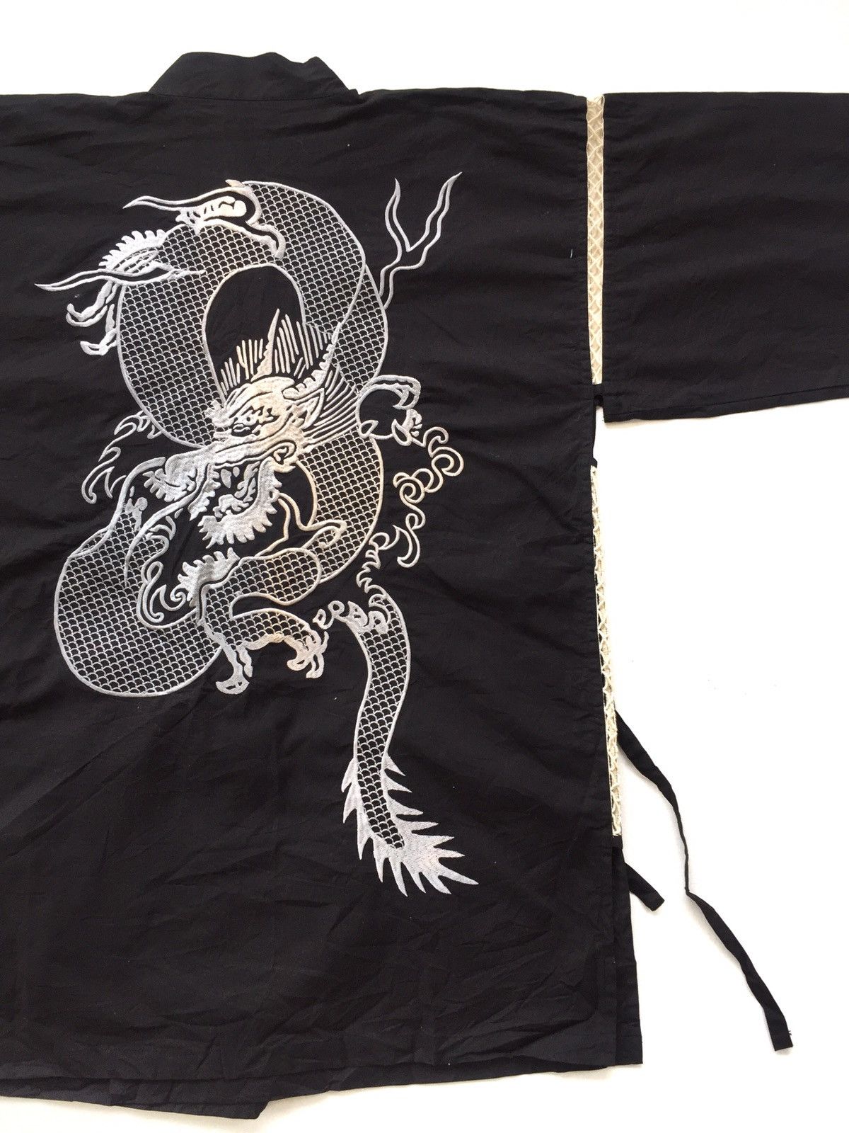 Vintage Vintage Kimono Dragon embroidered Big Logo Black Size US L / EU 52-54 / 3 - 5 Thumbnail