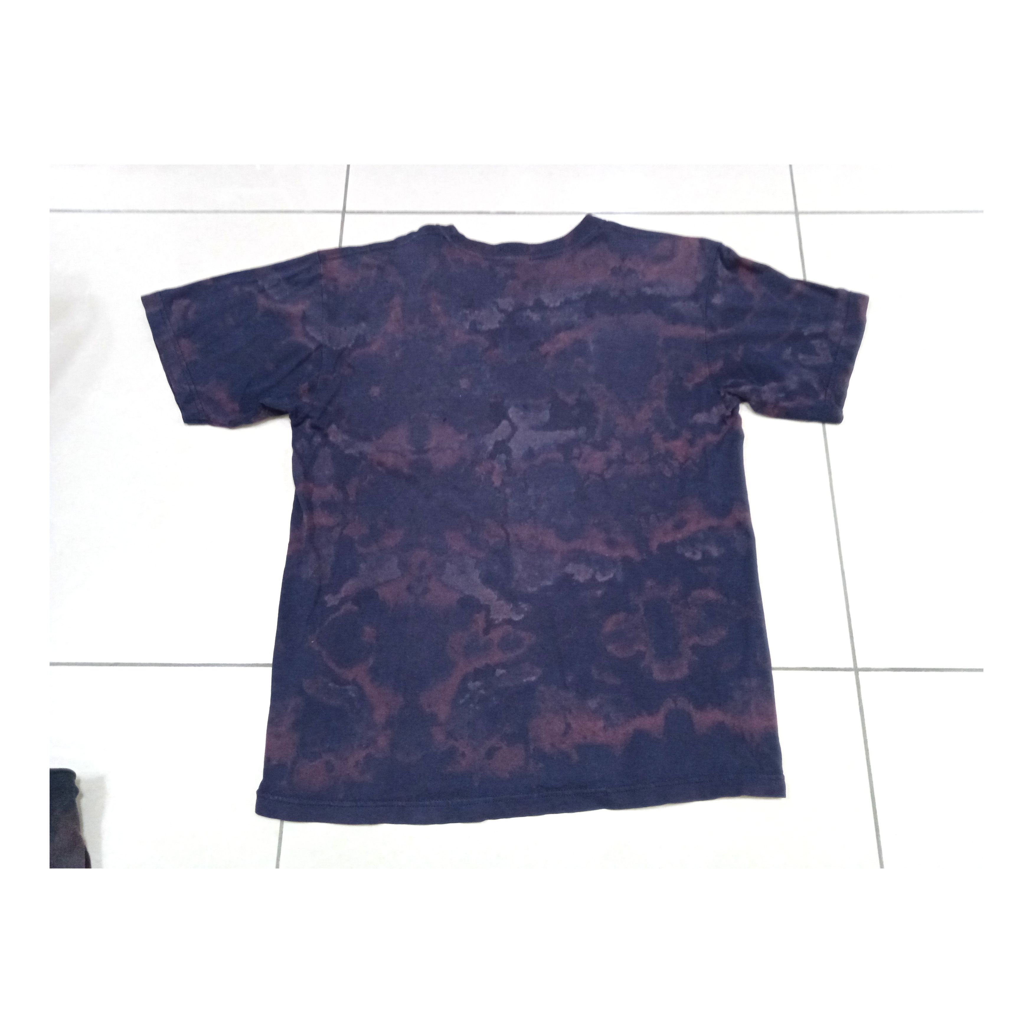 Other Vintage 2000s Guess 2001 T-Shirt Distressed Size US M / EU 48-50 / 2 - 6 Thumbnail